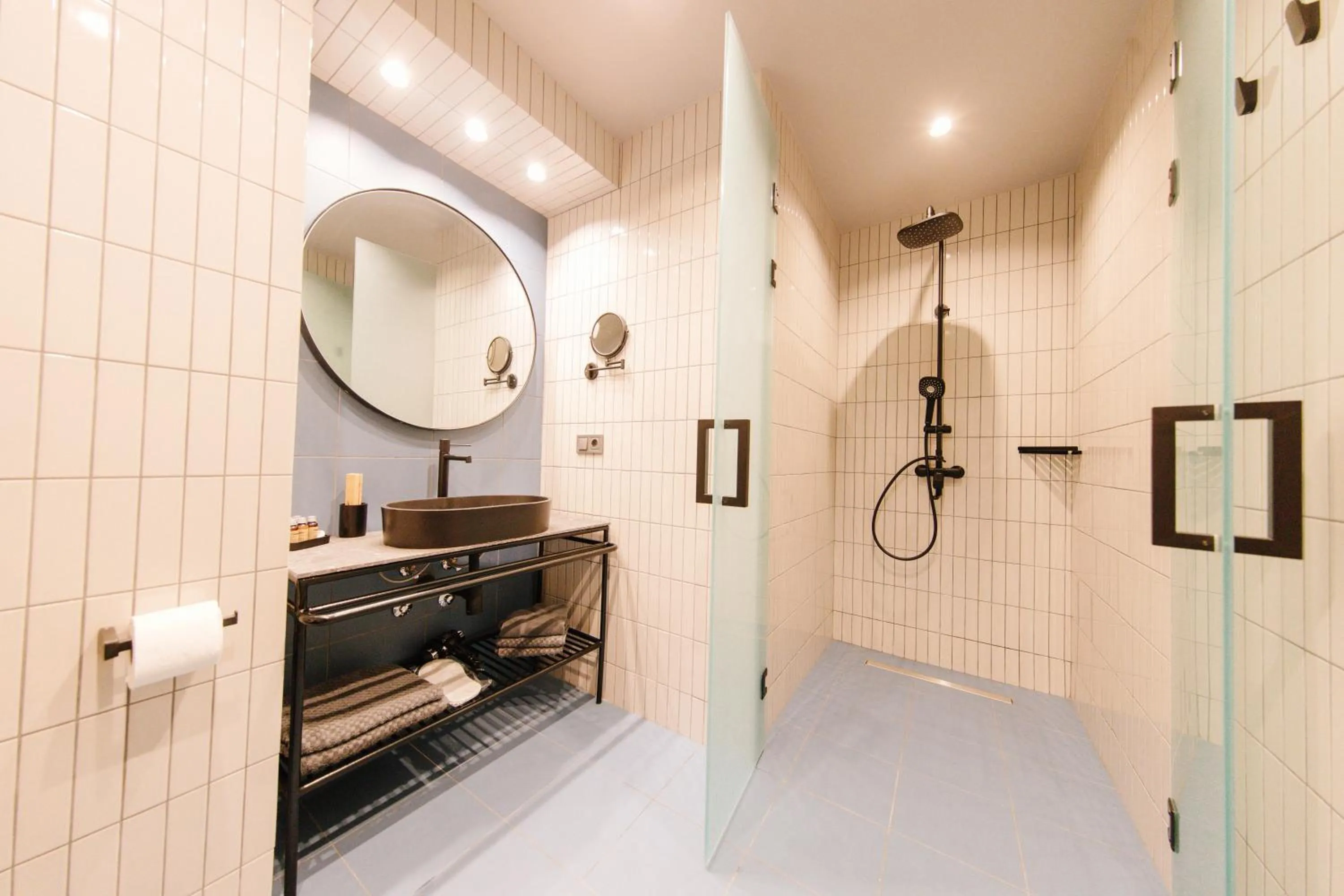 Shower in STROFI Boutique Hotel