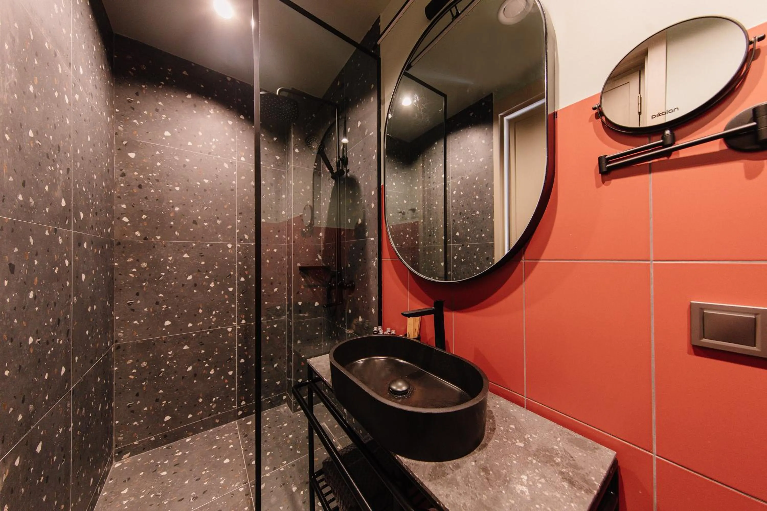 Shower in STROFI Boutique Hotel