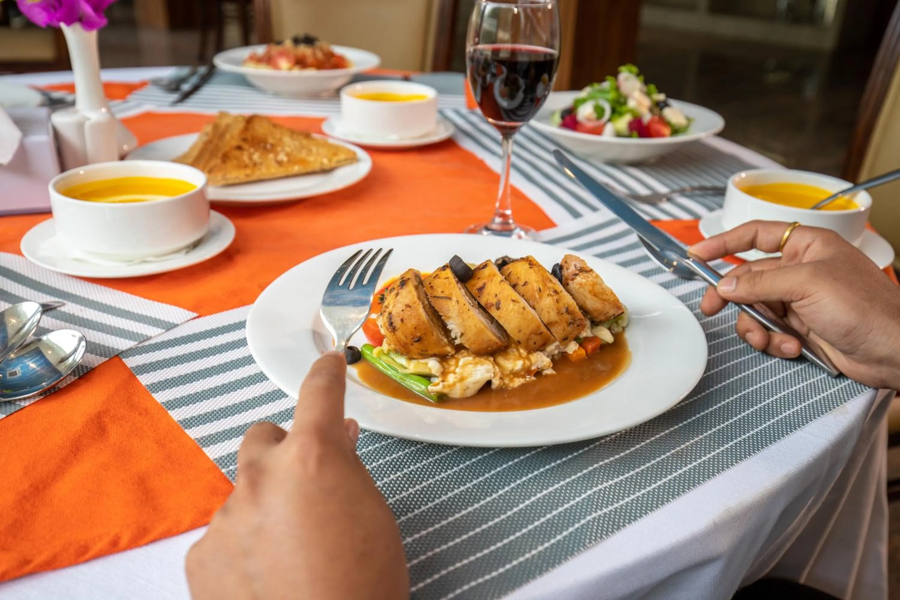 Food and drinks in Bhotekoshi Heli Resort