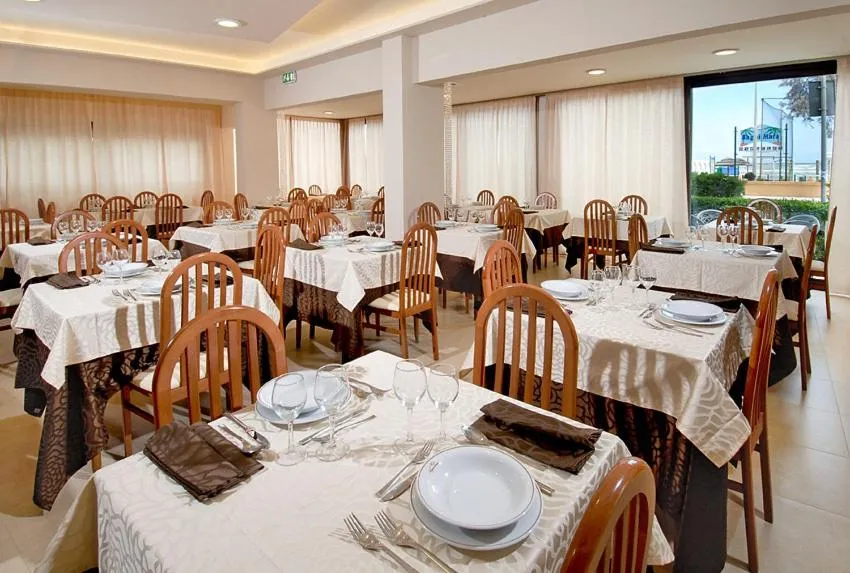 Restaurant/places to eat in Hotel Argentina