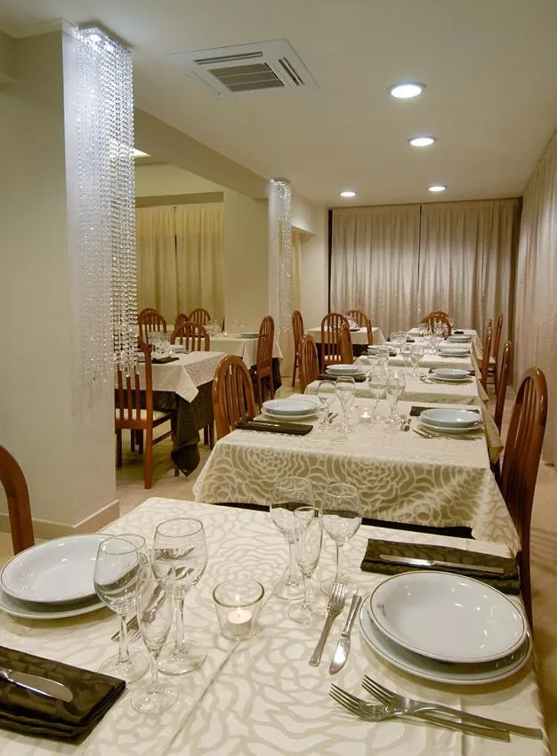 Restaurant/places to eat in Hotel Argentina