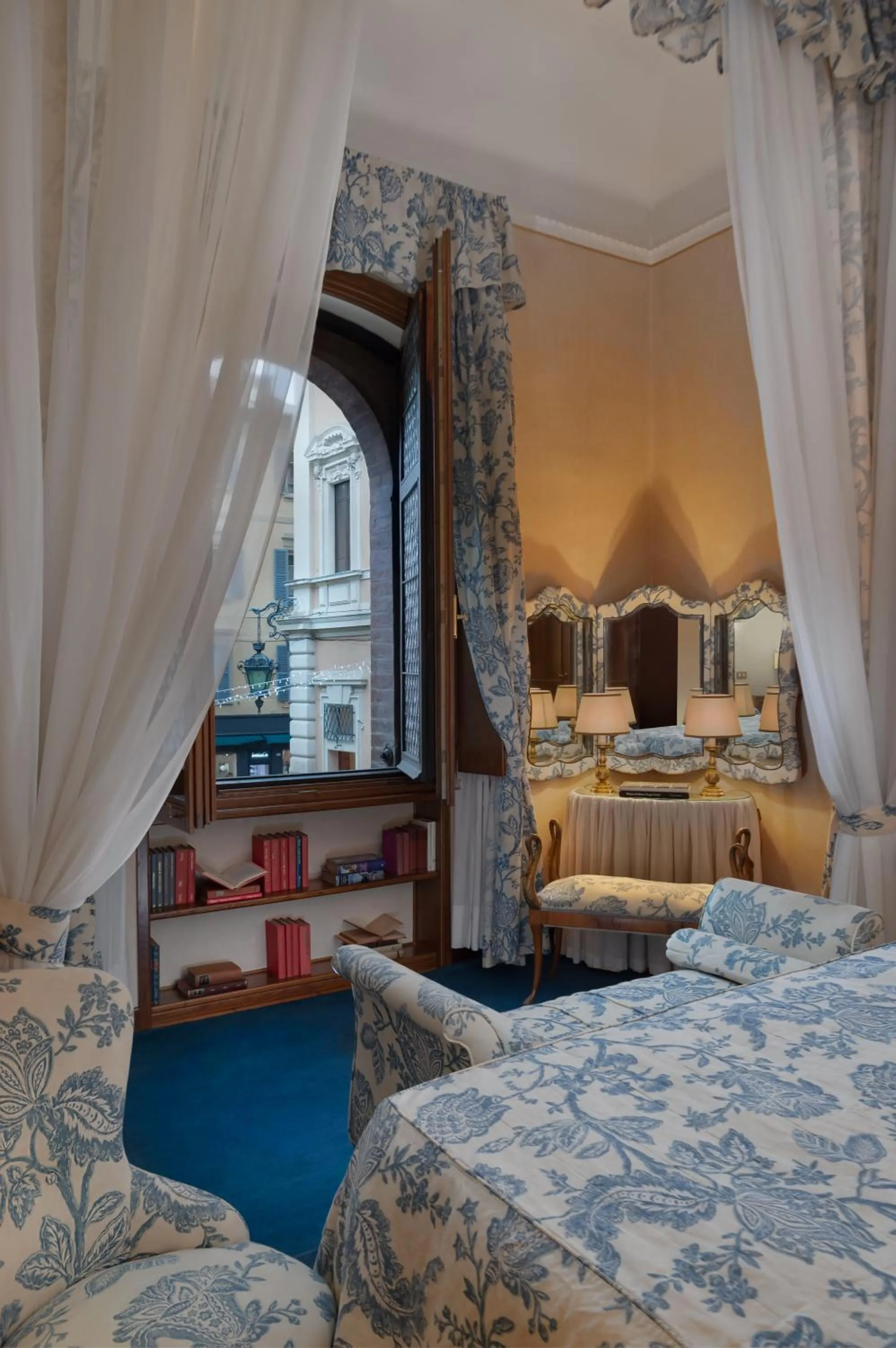 View (from property/room), Bed in Hotel Posta