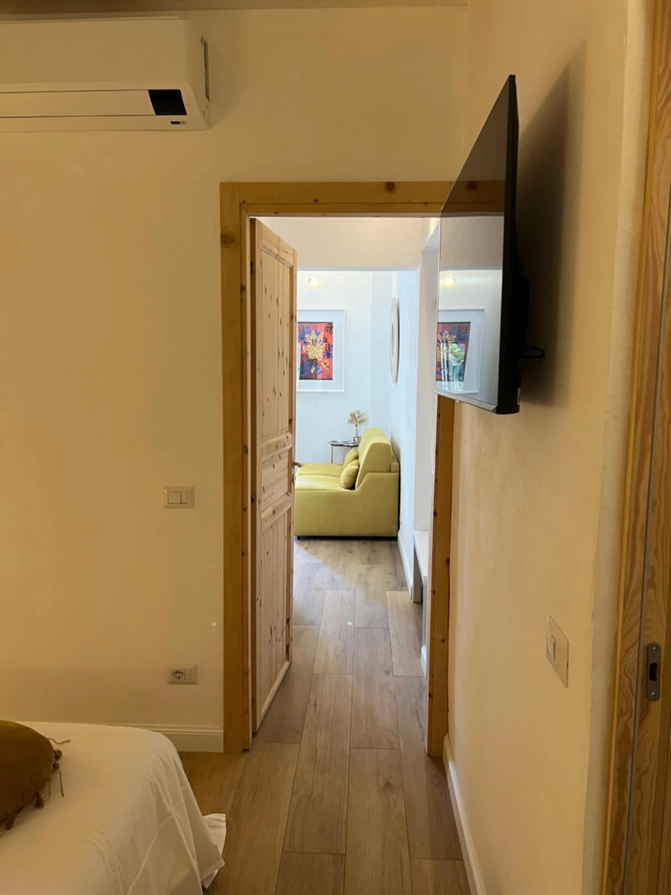 TV and multimedia, Bed in Maison d'Orange - La Pinede