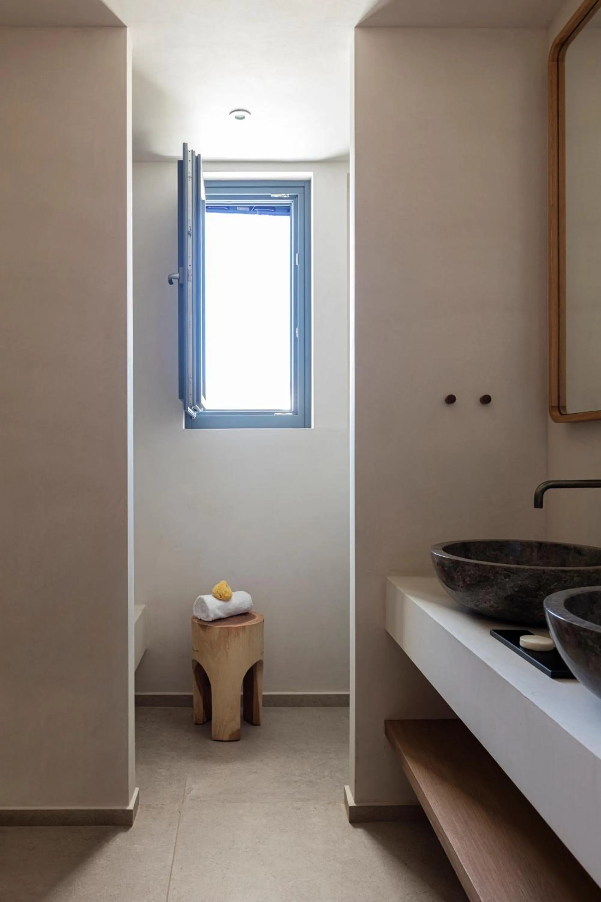 Bathroom in Phos Milos