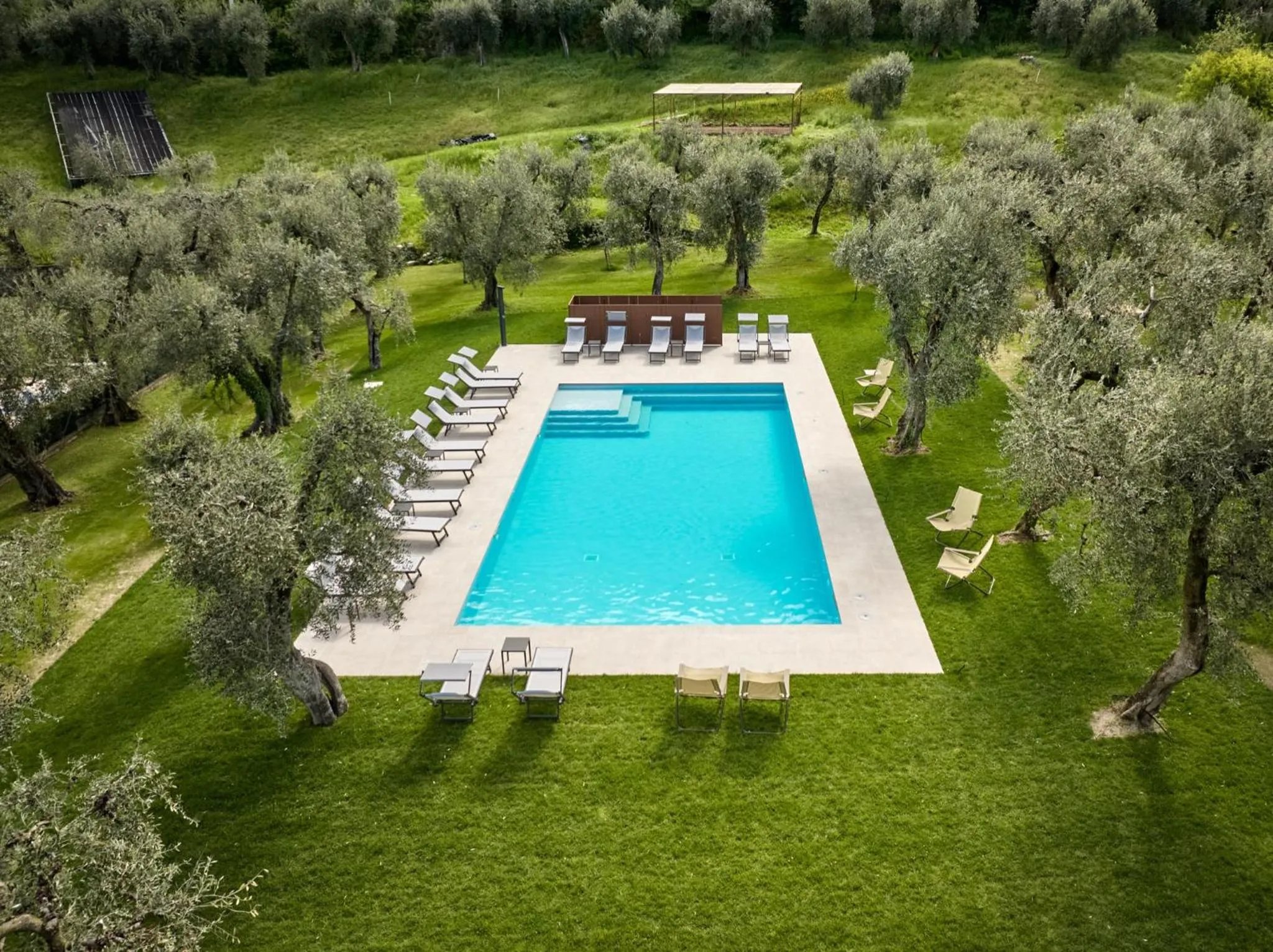 Swimming pool in Hotel Garnì Orchidea