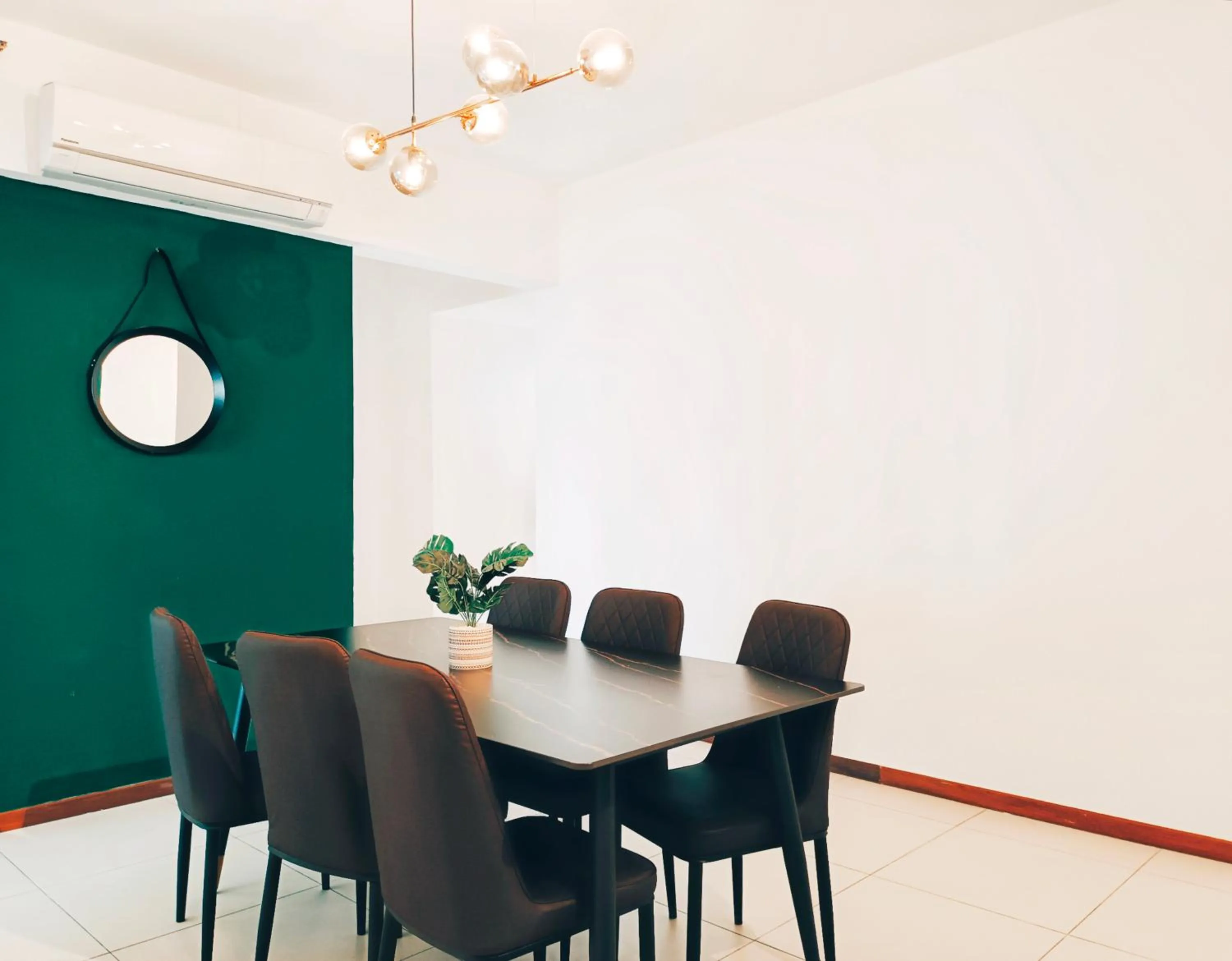 Dining area in THE LANDMARK BY KATANA New 3BR Grand Seaview Homestay at Gurney 无敌海景三房套房