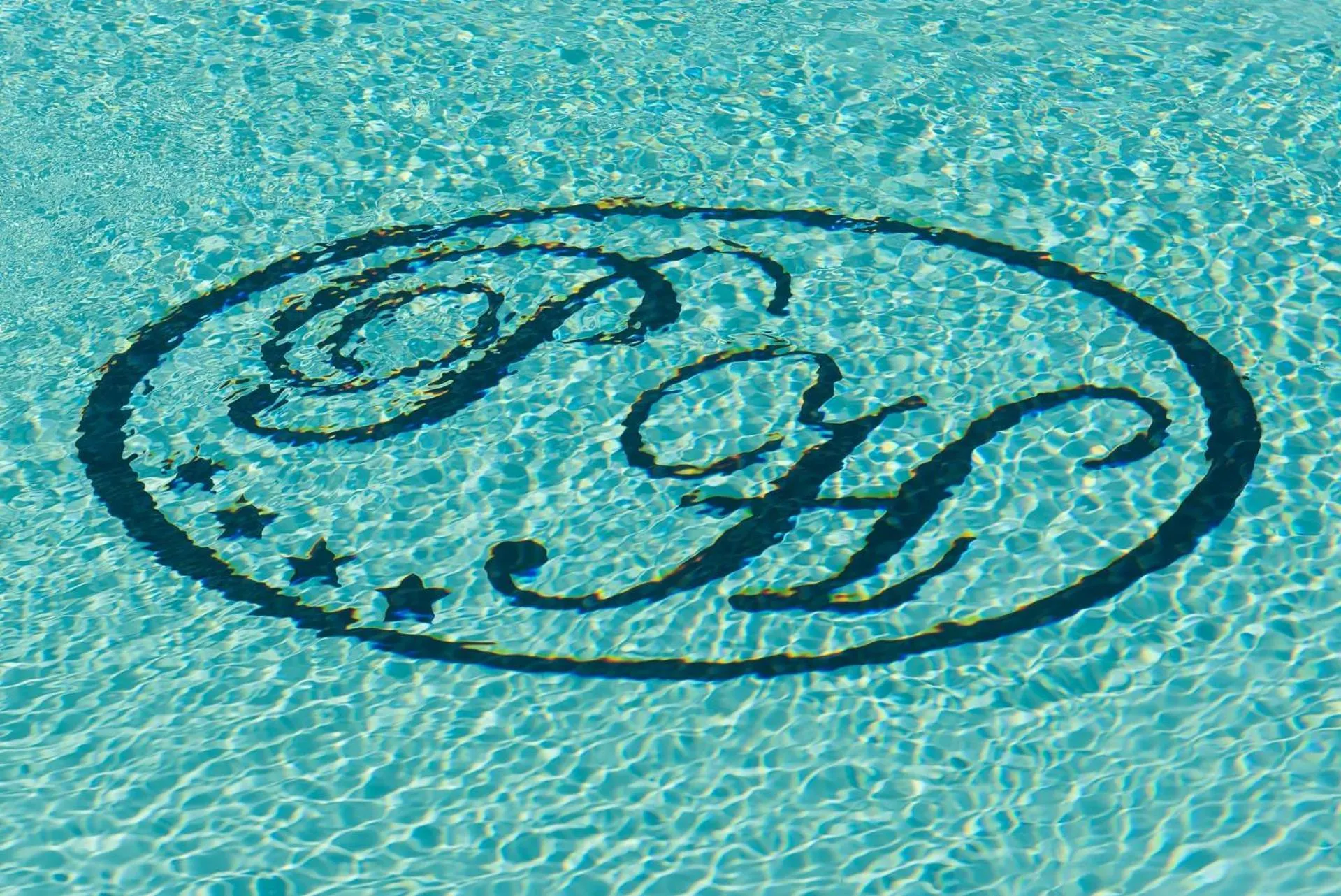 Swimming pool in Hotel President