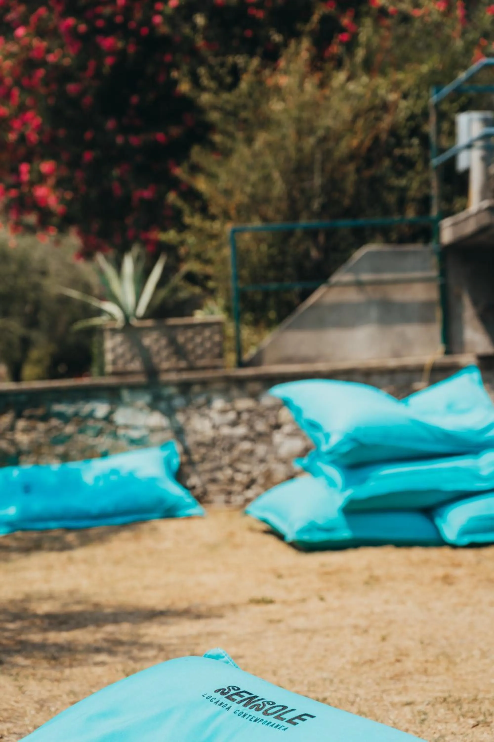 sunbed in Sensole locanda contemporanea