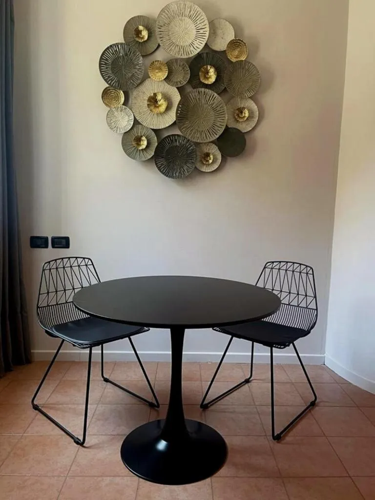 Decorative detail in Sensole locanda contemporanea