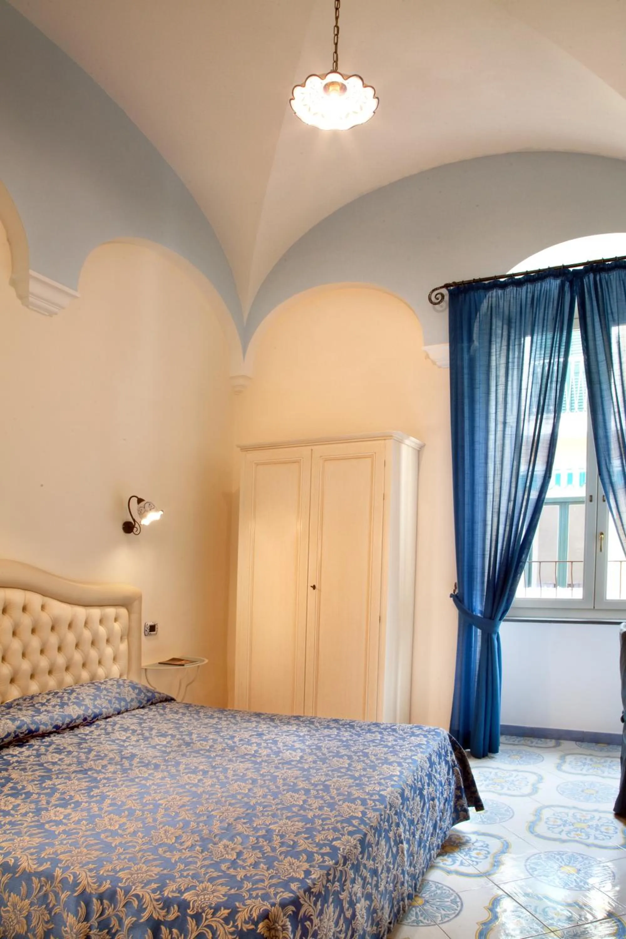Bedroom, Bed in Hotel L'Antico Convitto