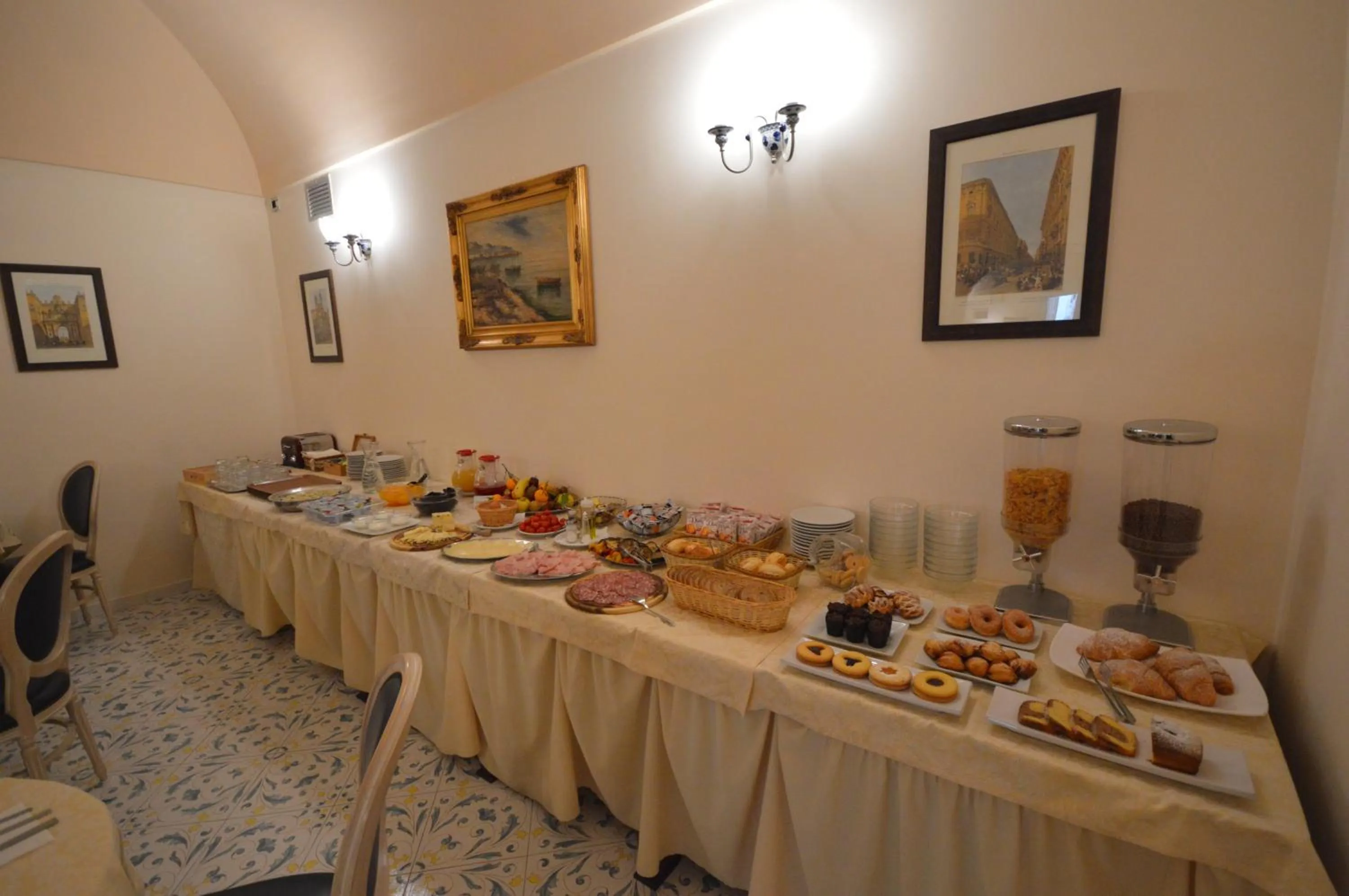 Buffet breakfast in Hotel L'Antico Convitto