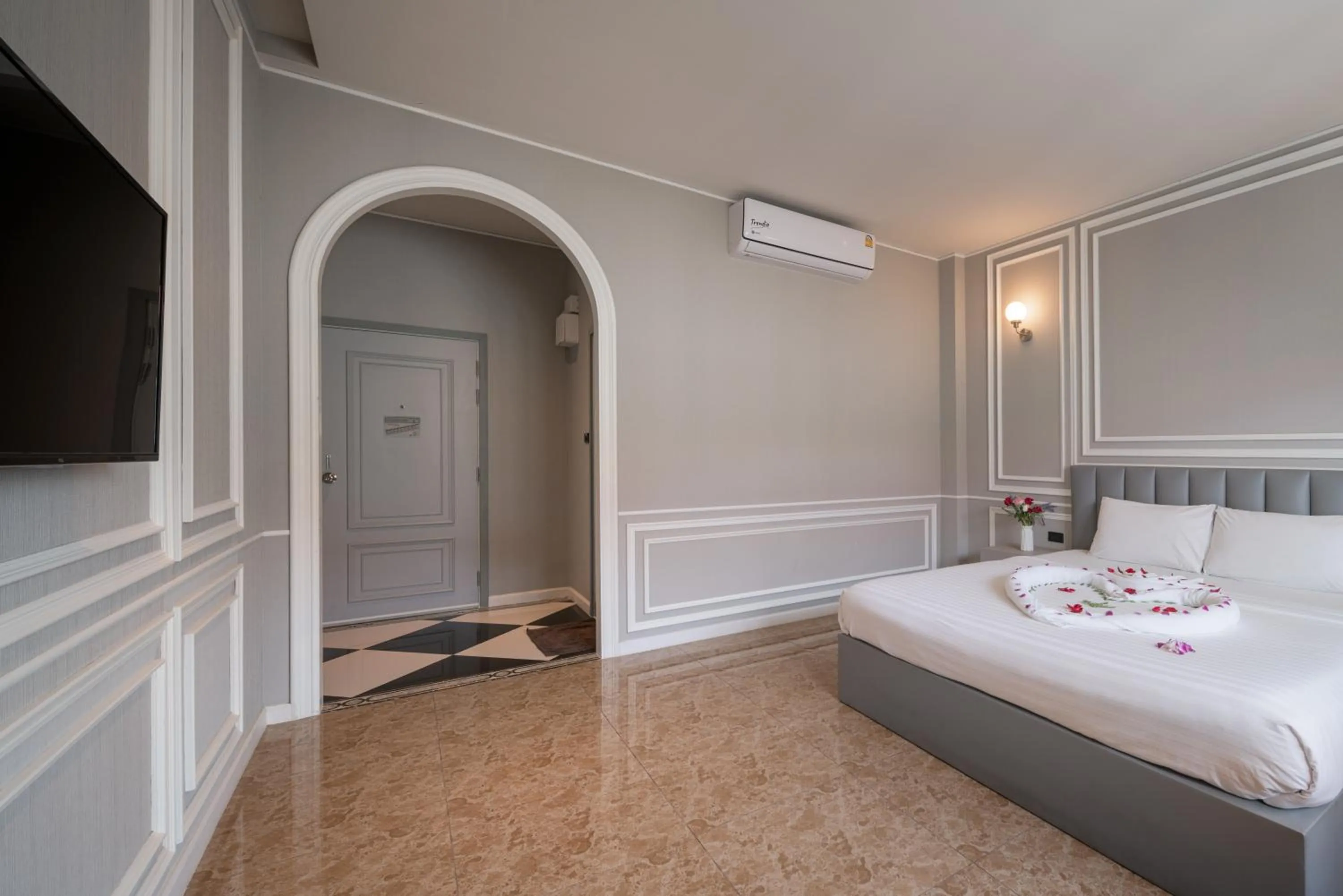 Photo of the whole room, Bed in Grandbangsaray