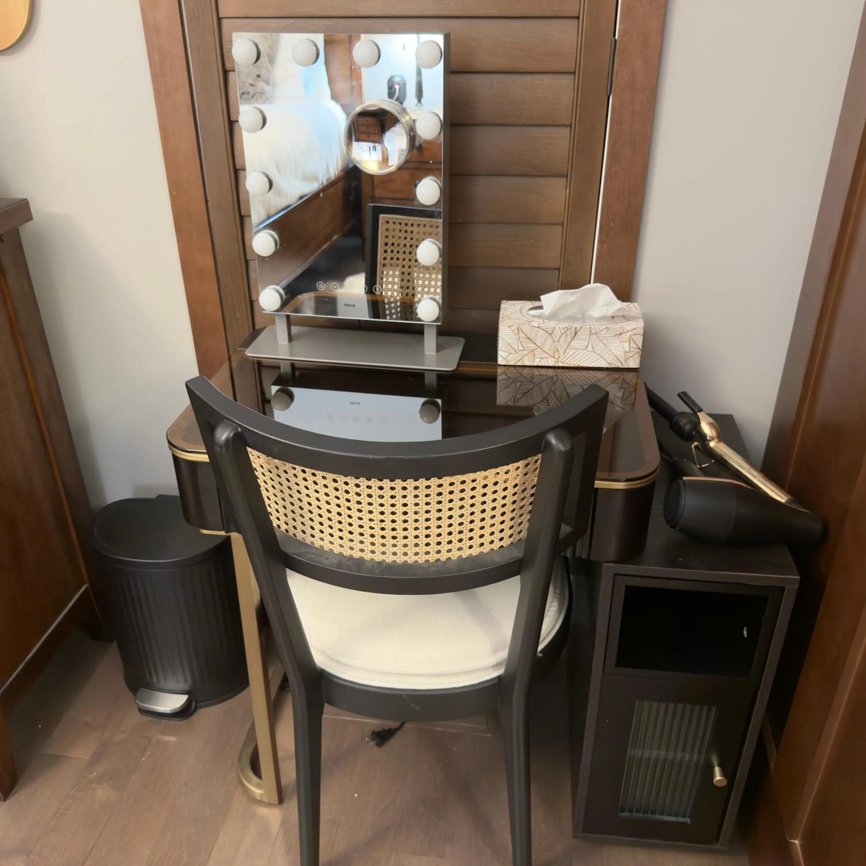 hair dryier in Stay549