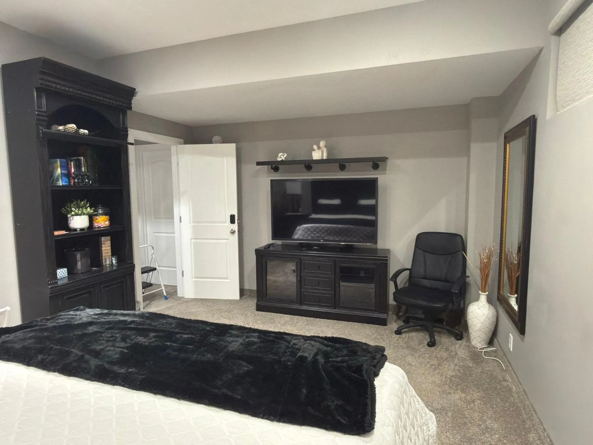 TV and multimedia in Stay549