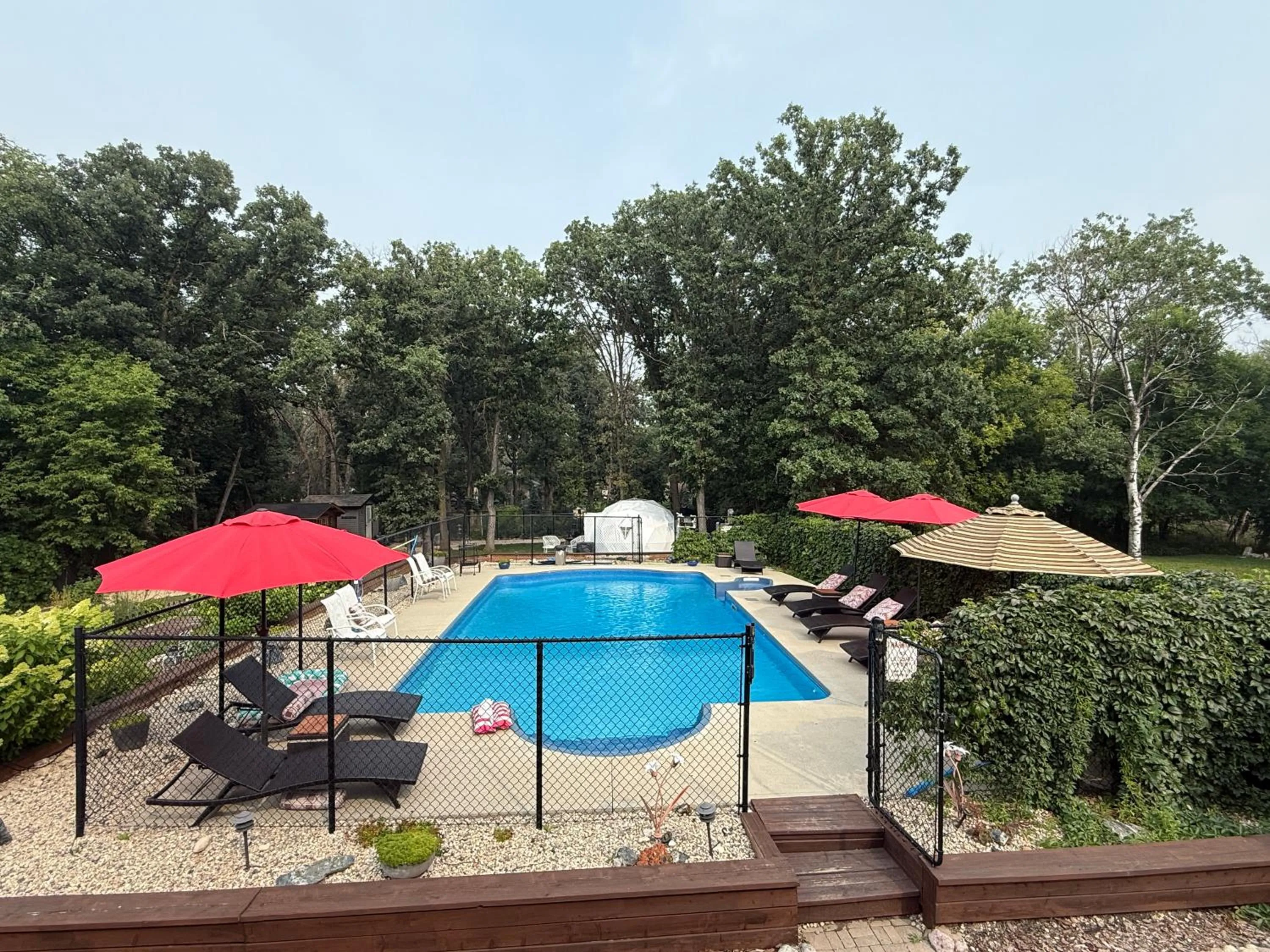 Swimming pool in Stay549