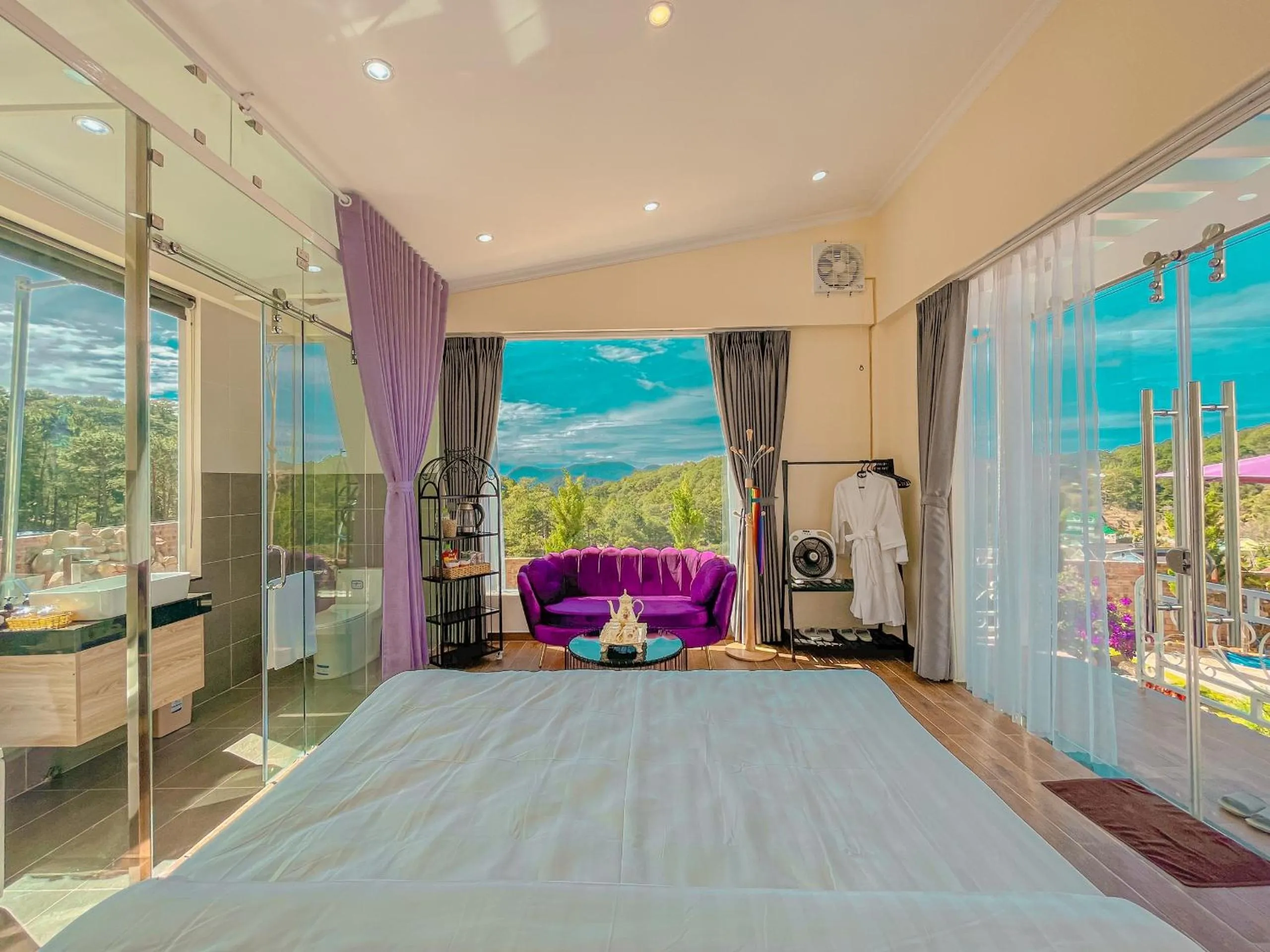 Bedroom in SHIN VILLAGE HOTEL