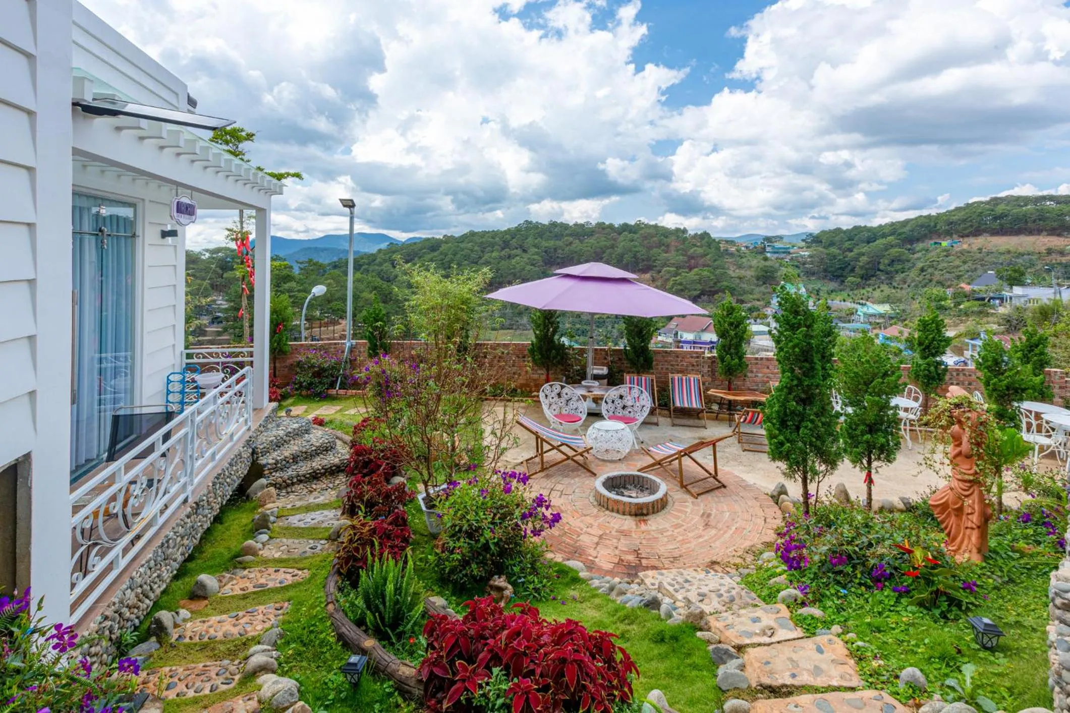 Patio in SHIN VILLAGE HOTEL