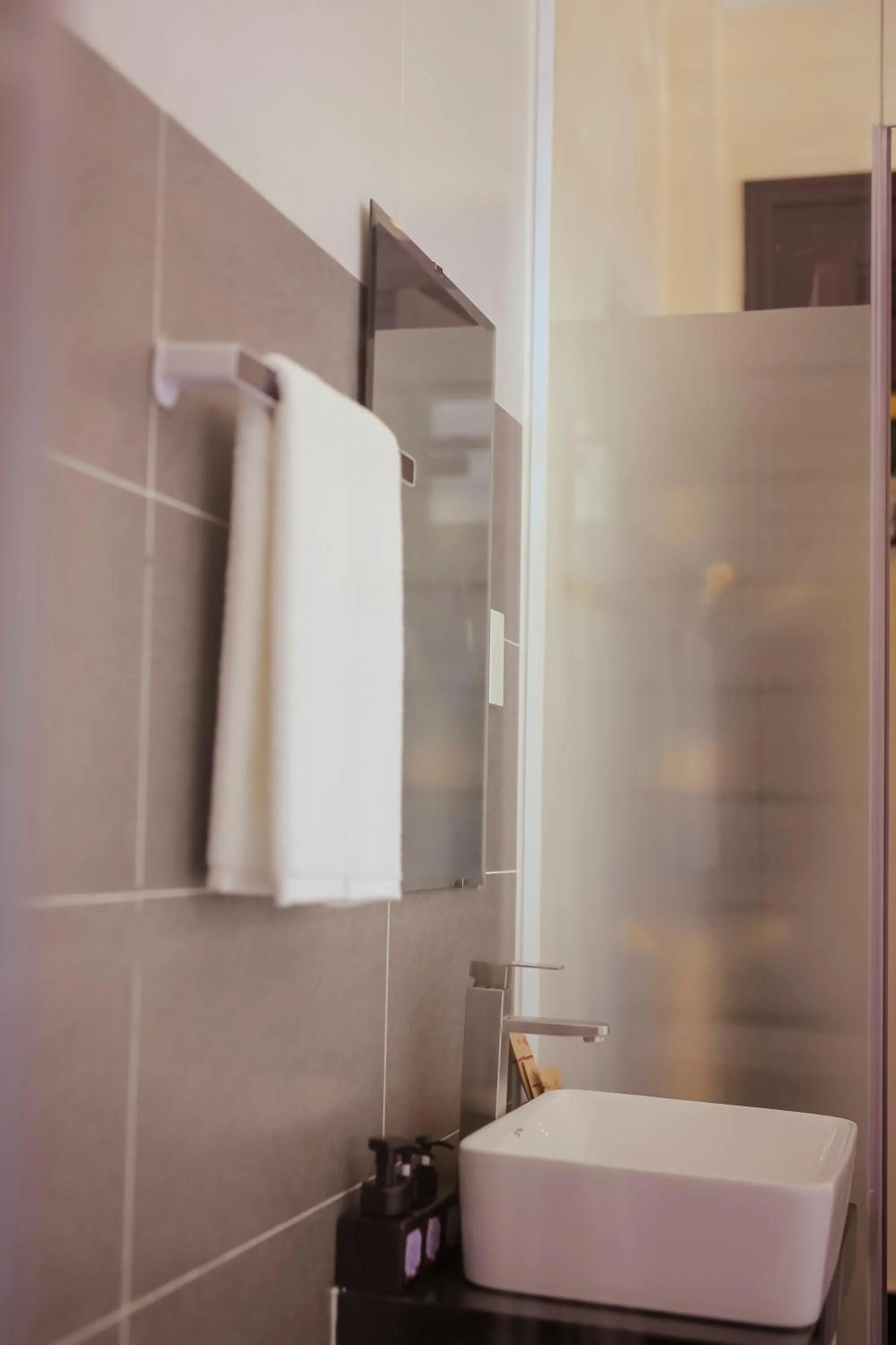 Shower in SHIN VILLAGE HOTEL