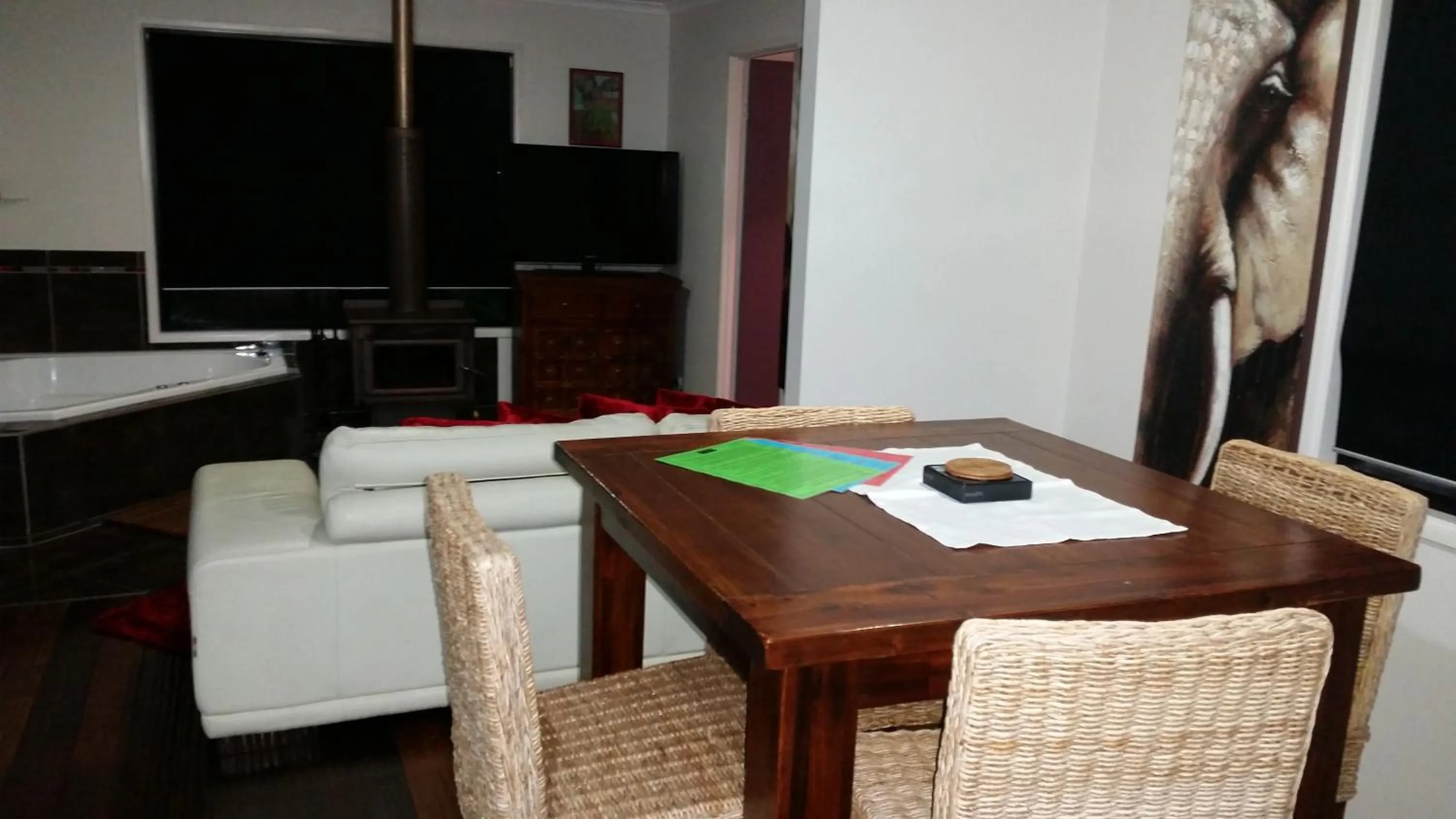 Photo of the whole room in Alaya Ascend