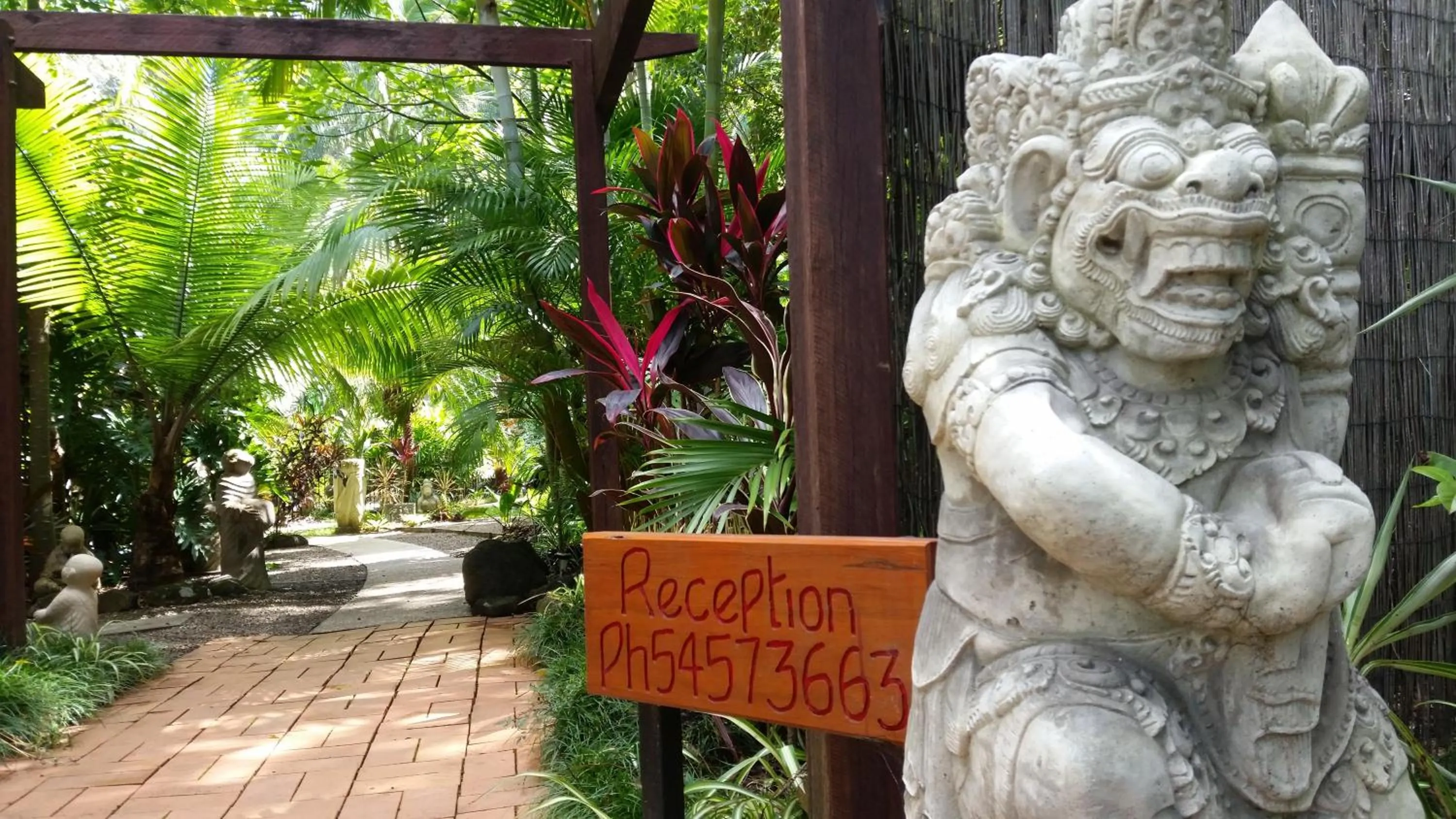 Facade/entrance in Alaya Ascend