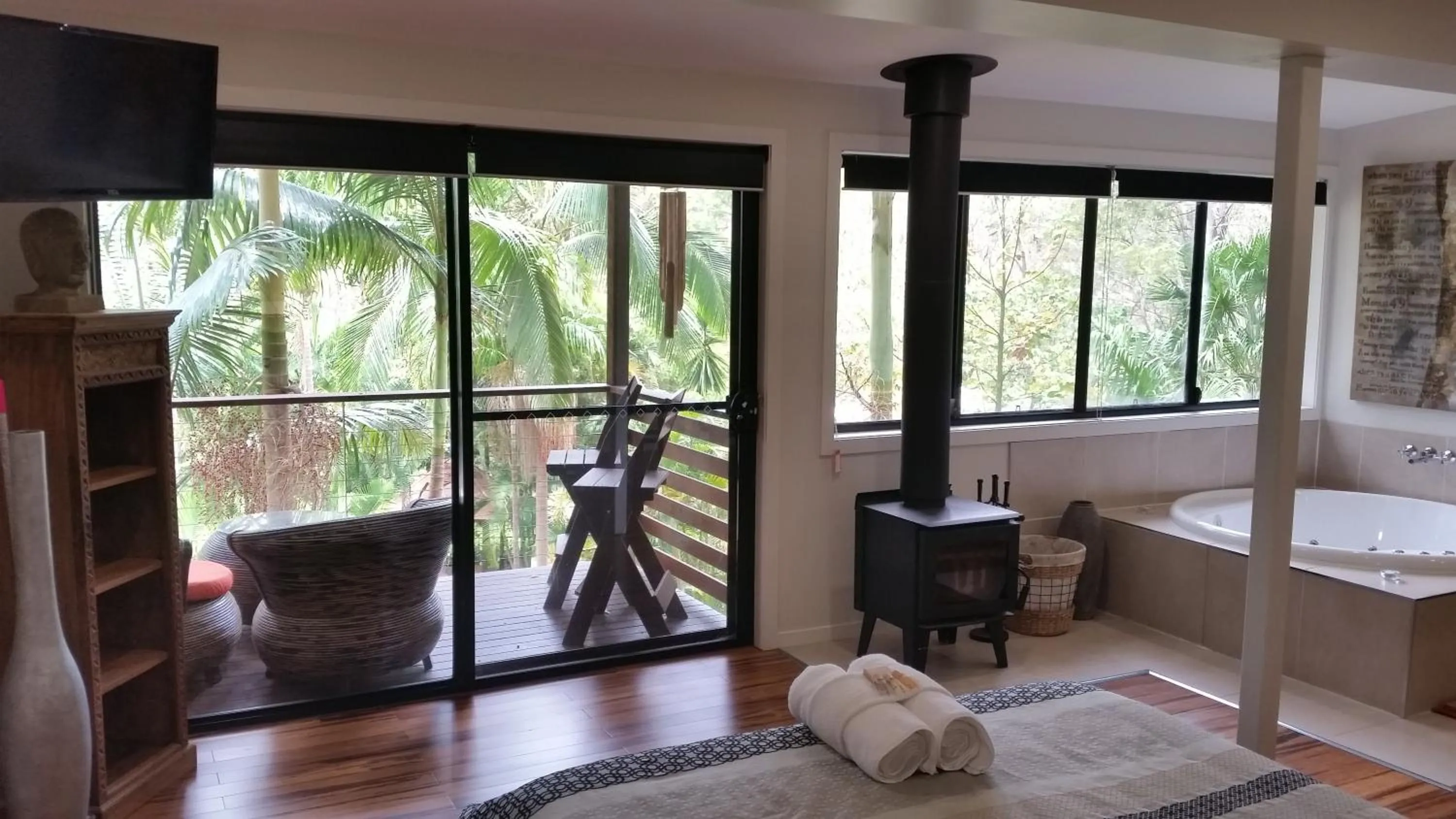 Bath, Bed in Alaya Ascend