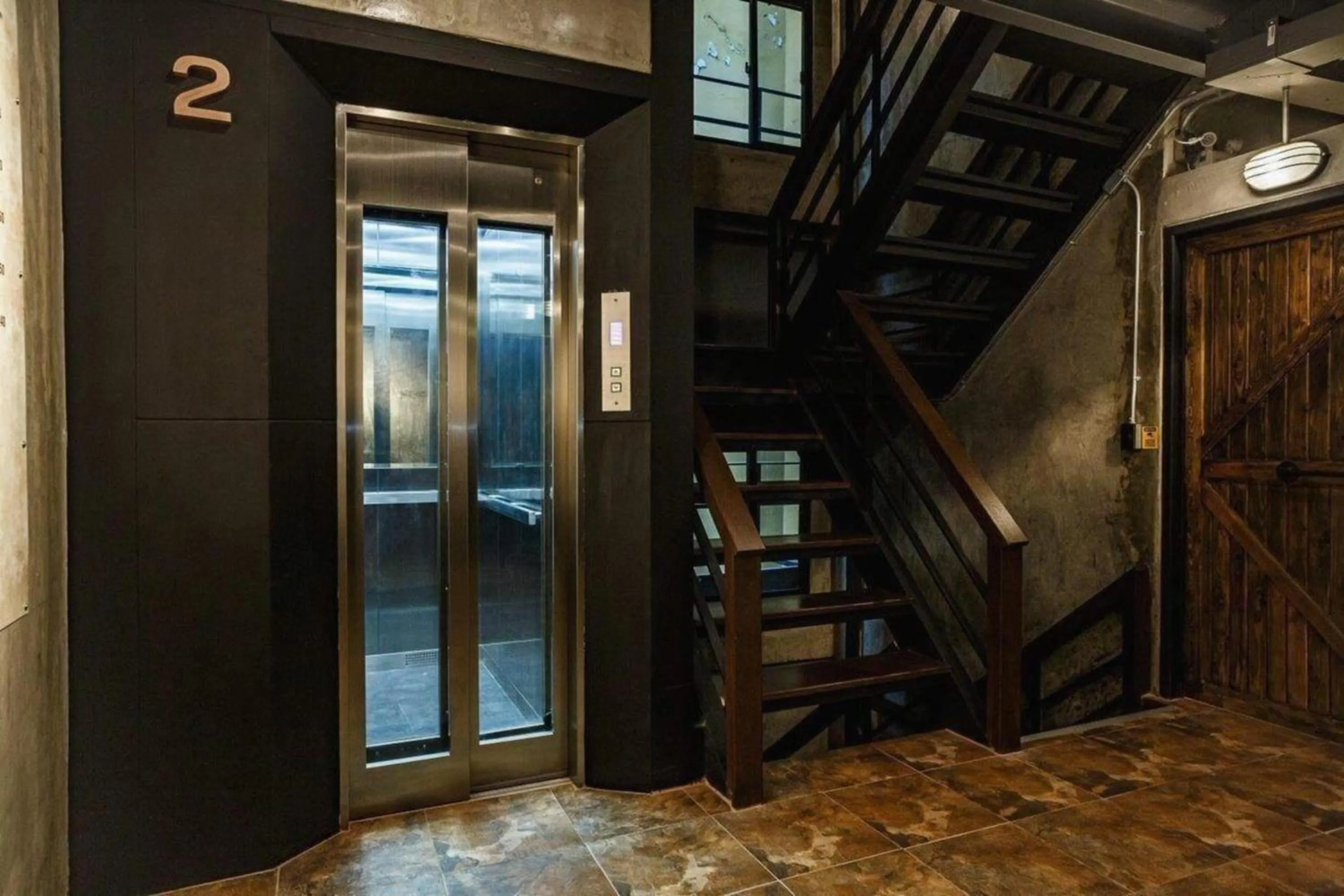 elevator in Episode 11 Hostel Sukhumvit