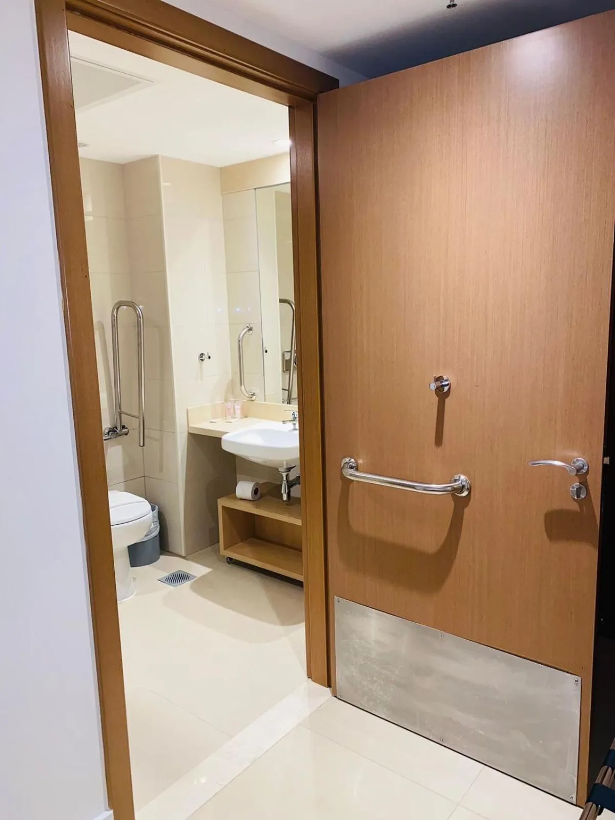 Bathroom in Ramada by Wyndham Brasilia Alvorada