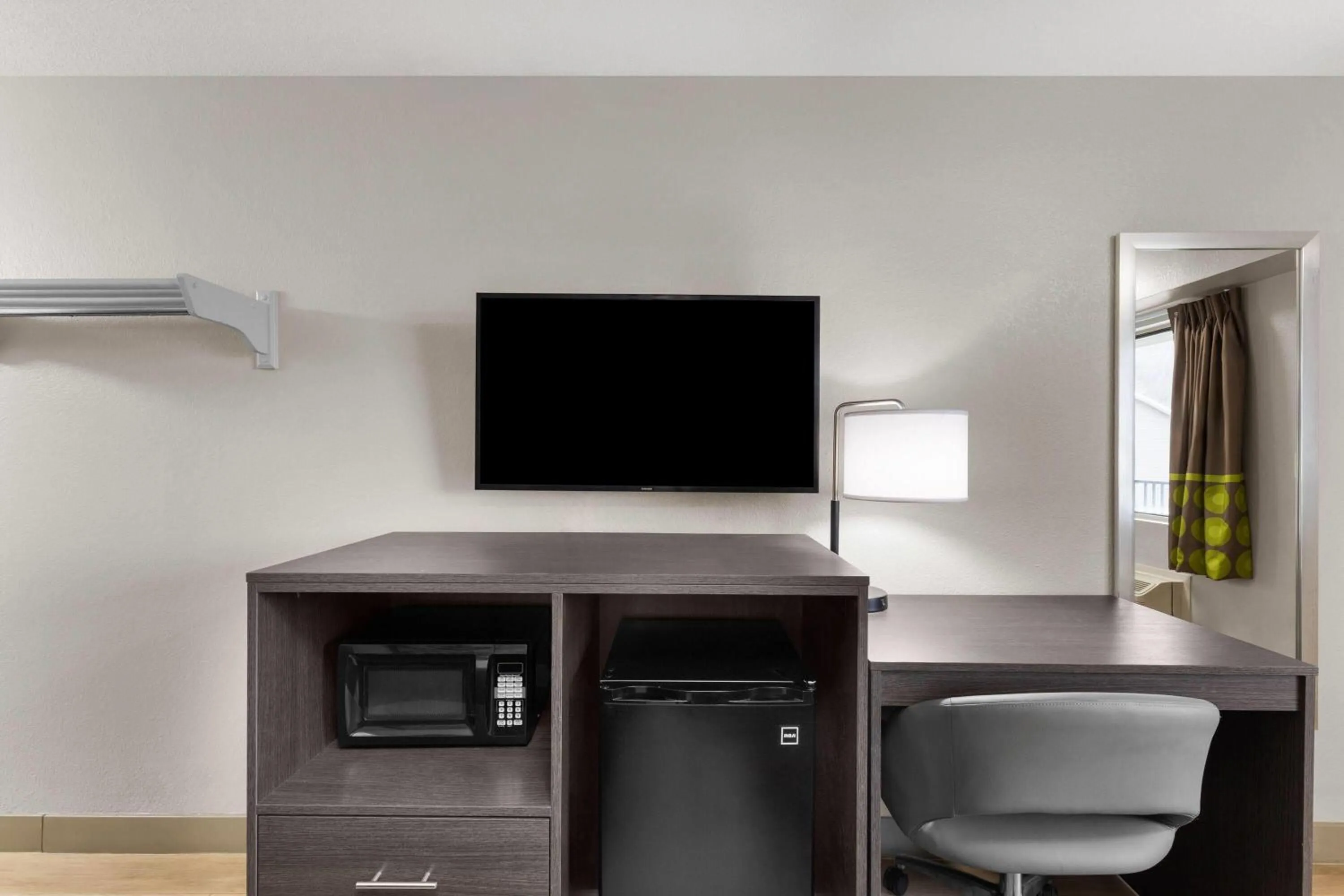 Photo of the whole room in Super 8 by Wyndham Charleston WV