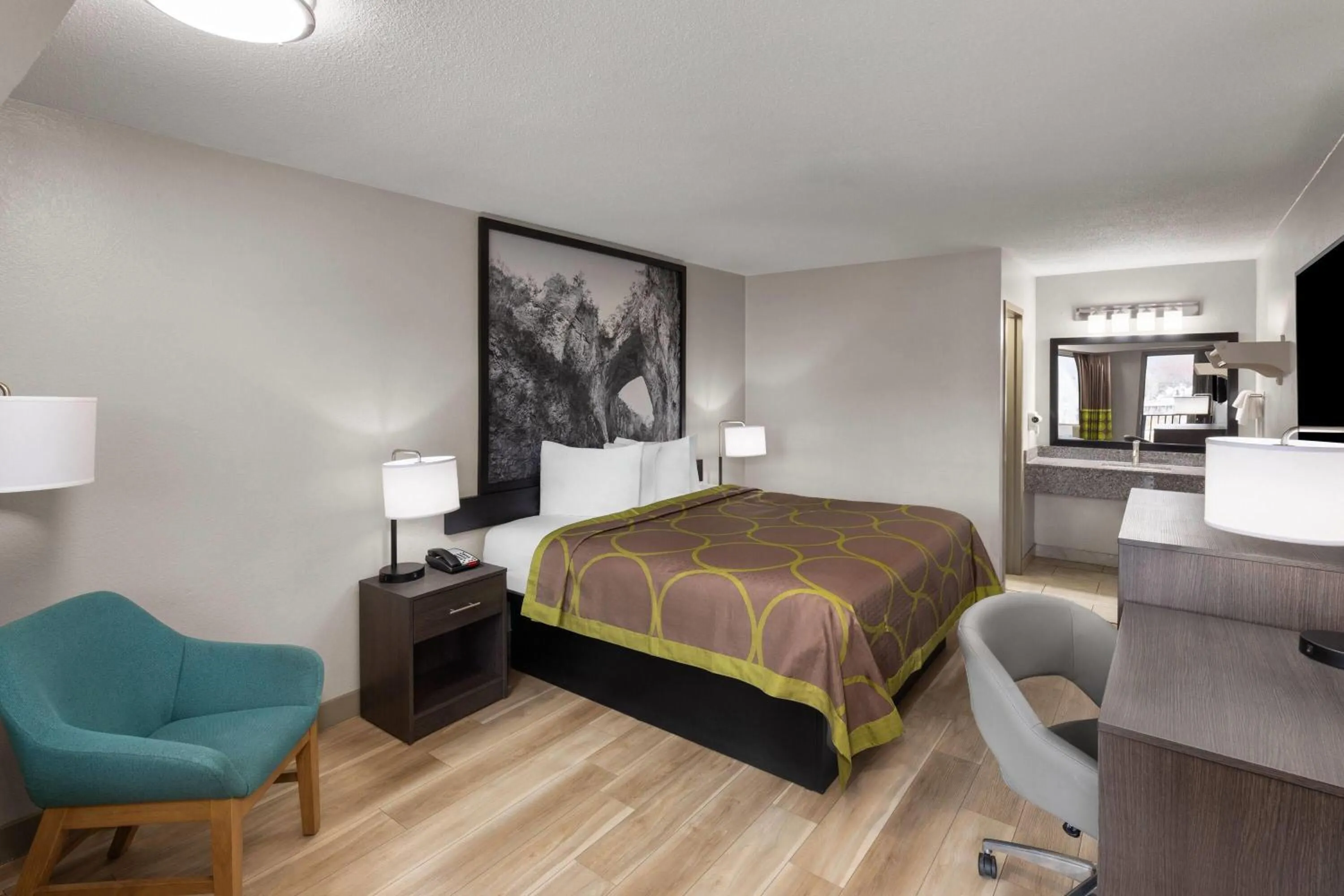 Photo of the whole room, Bed in Super 8 by Wyndham Charleston WV