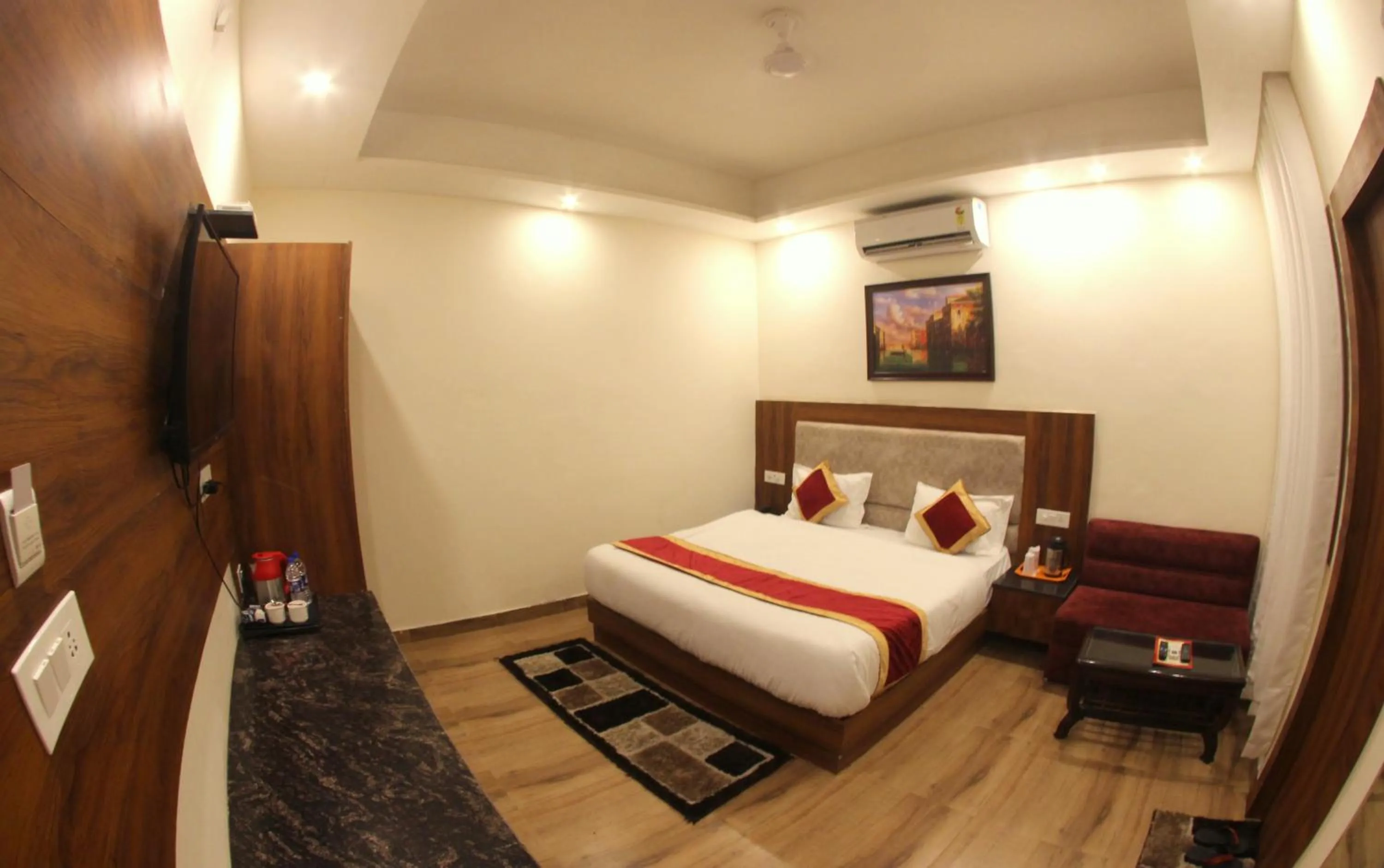 Bedroom, Bed in The Royal Bhumesh