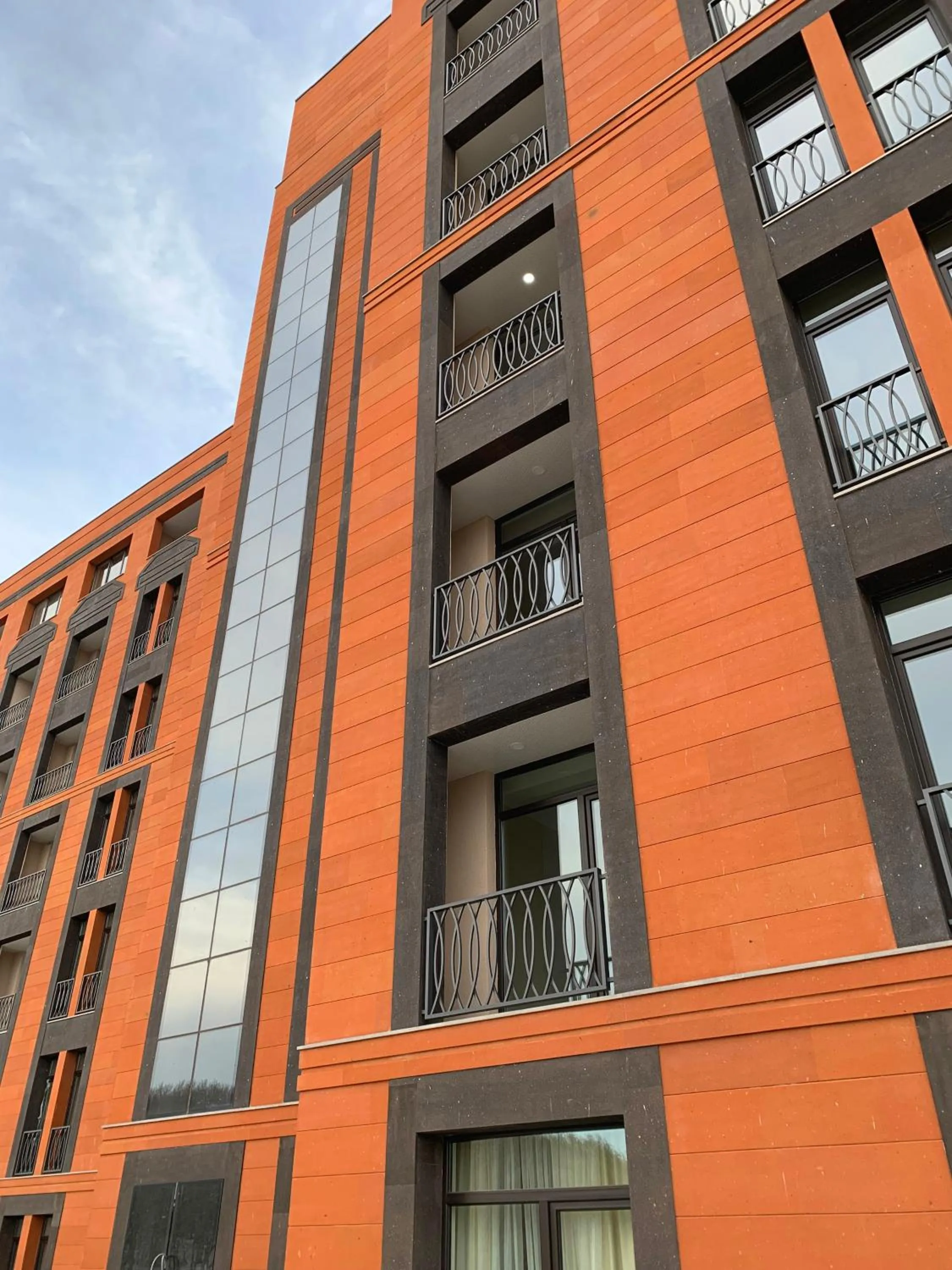 Property building in Uparthotel