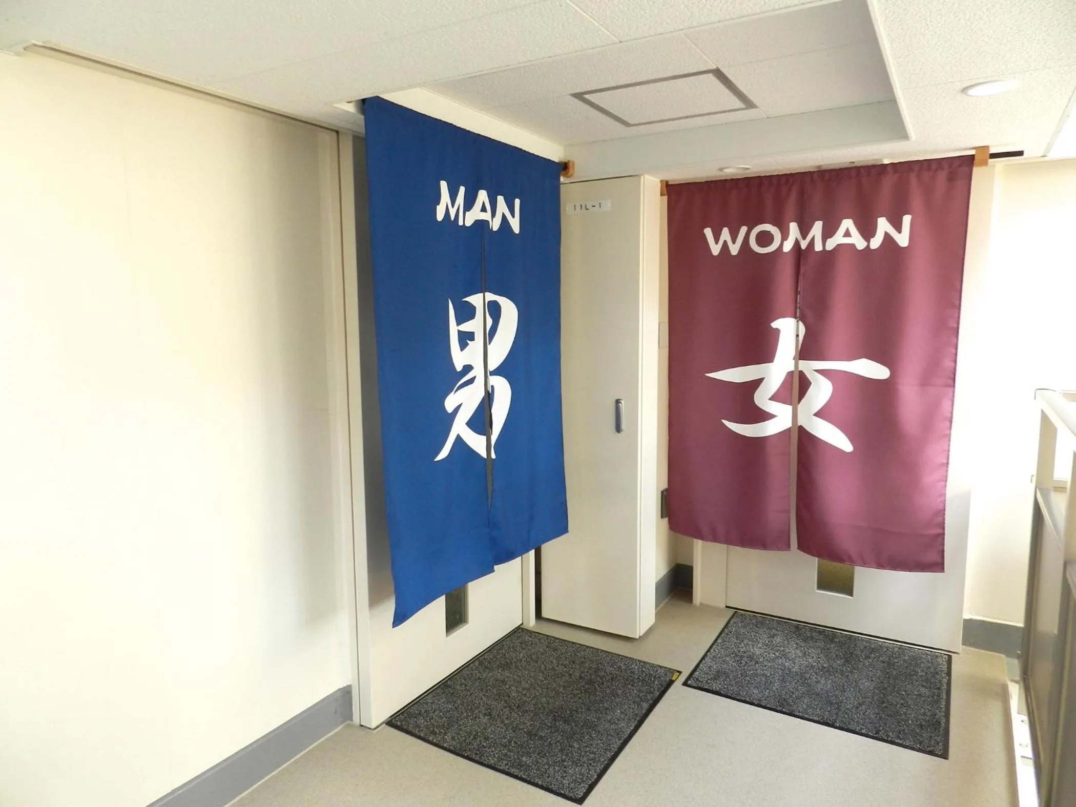 Bathroom in Check in Shijokarasuma