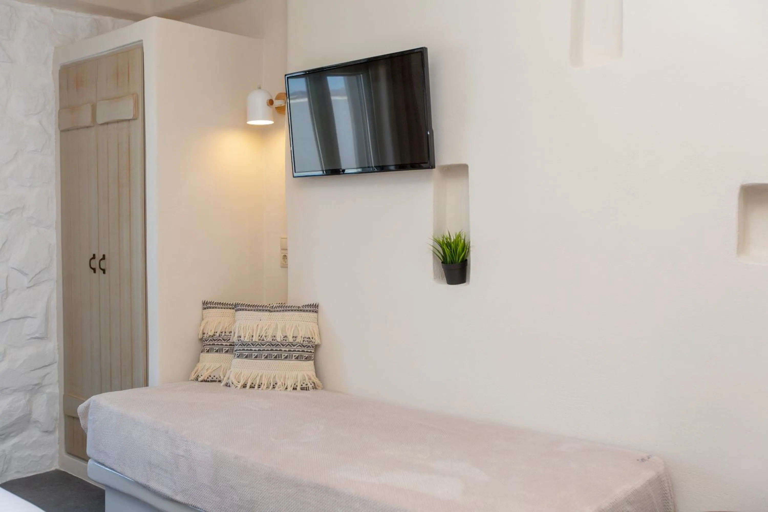 TV and multimedia, Bed in Ampelos Residence Naxos