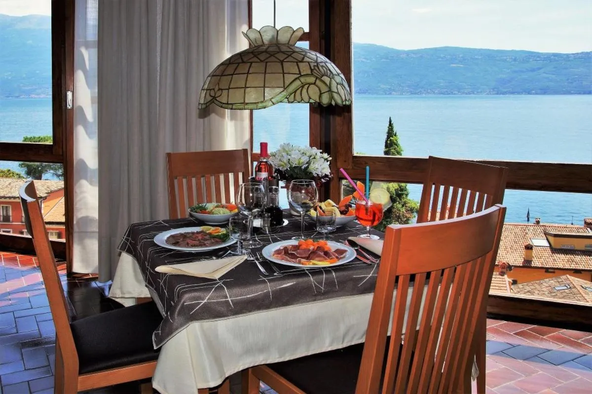 Restaurant/places to eat in Hotel Palazzina