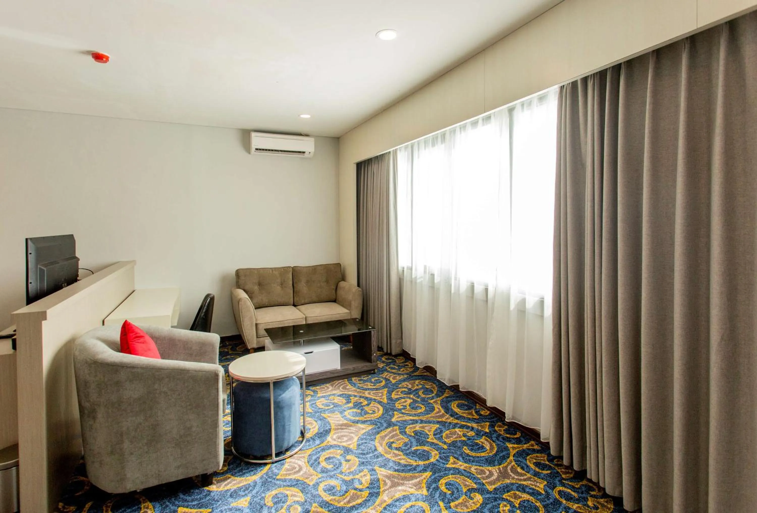 Living room in Best Western Batang Garing