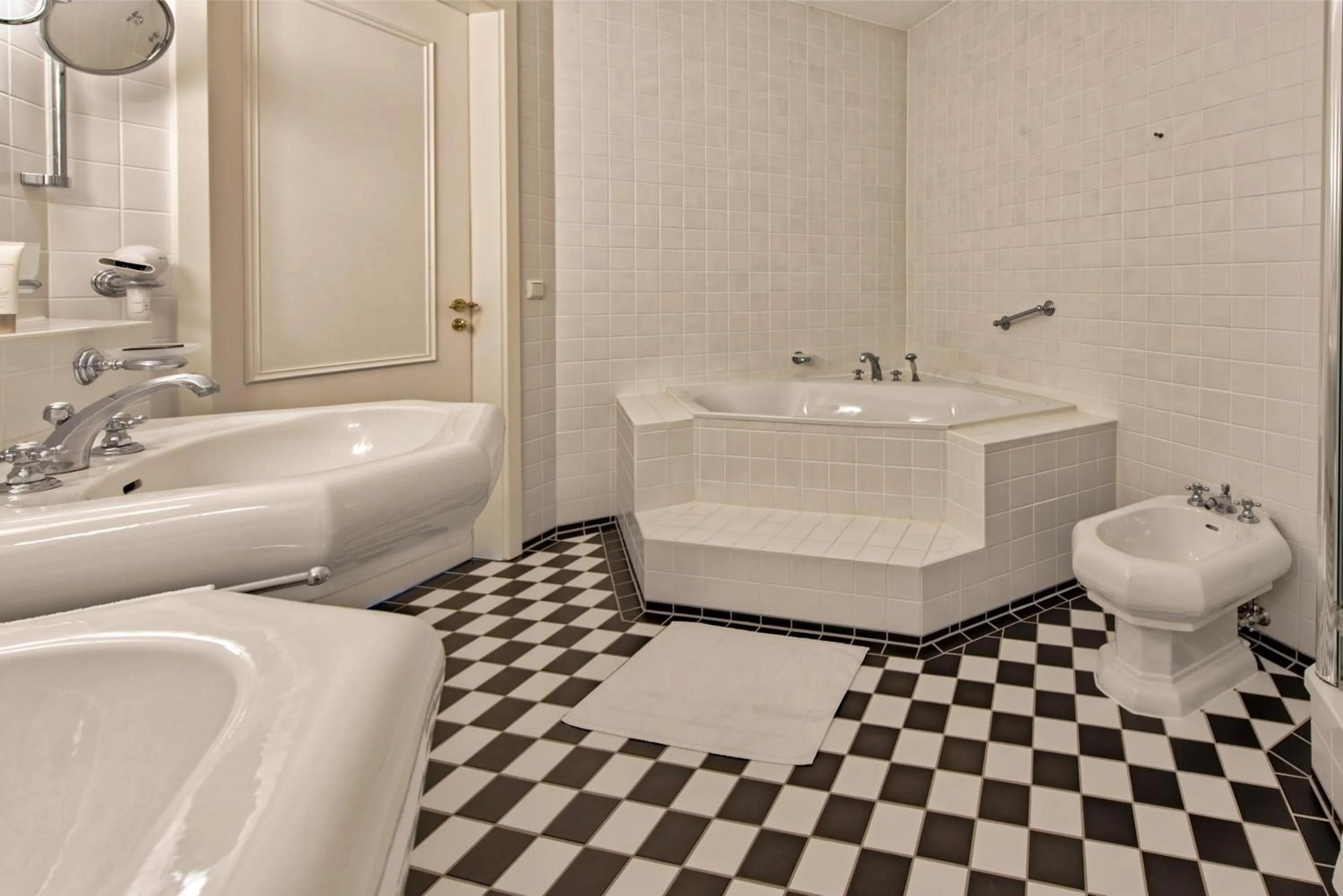 Bathroom in Hotel Schloss Rattey