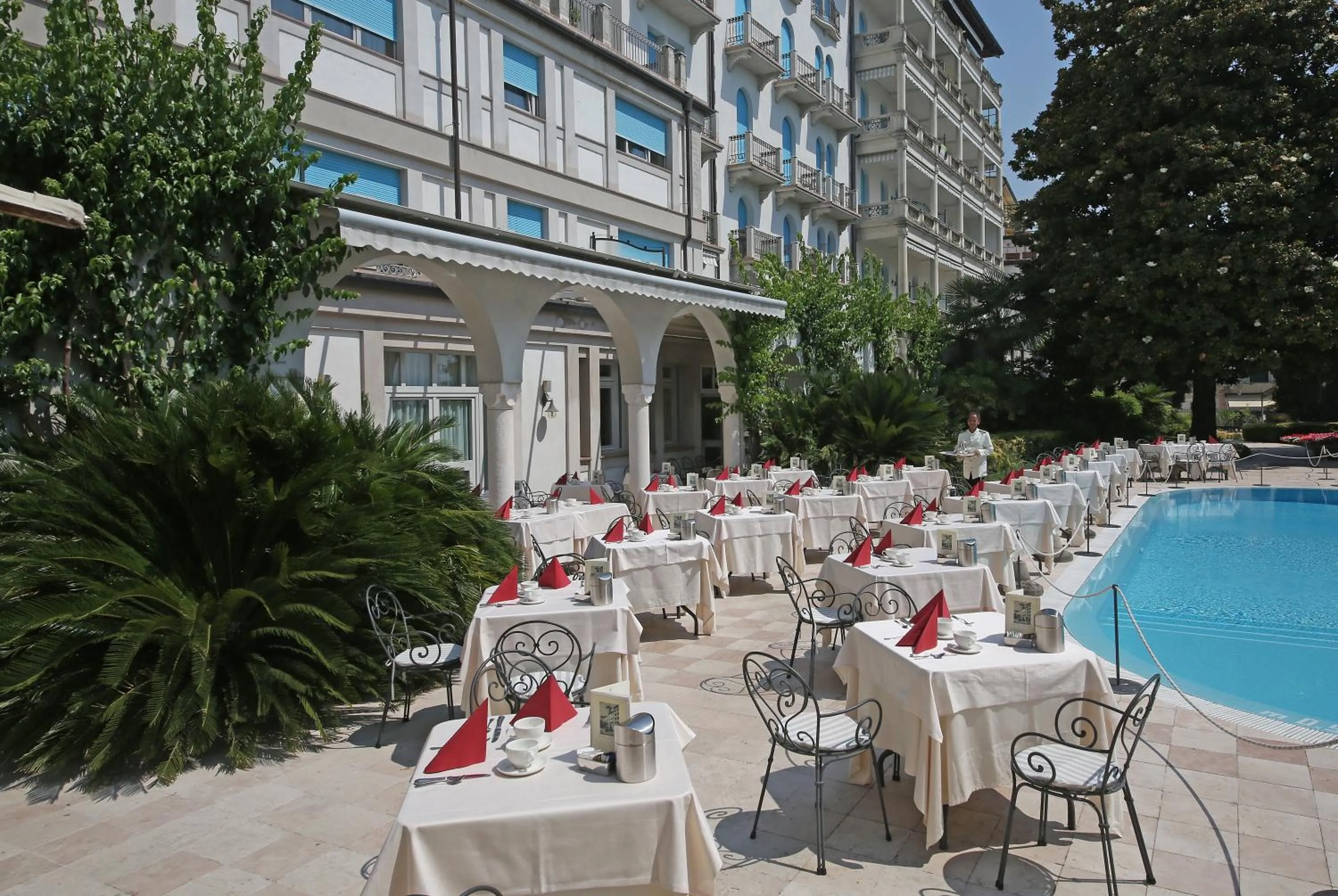 Breakfast in Hotel Savoy Palace