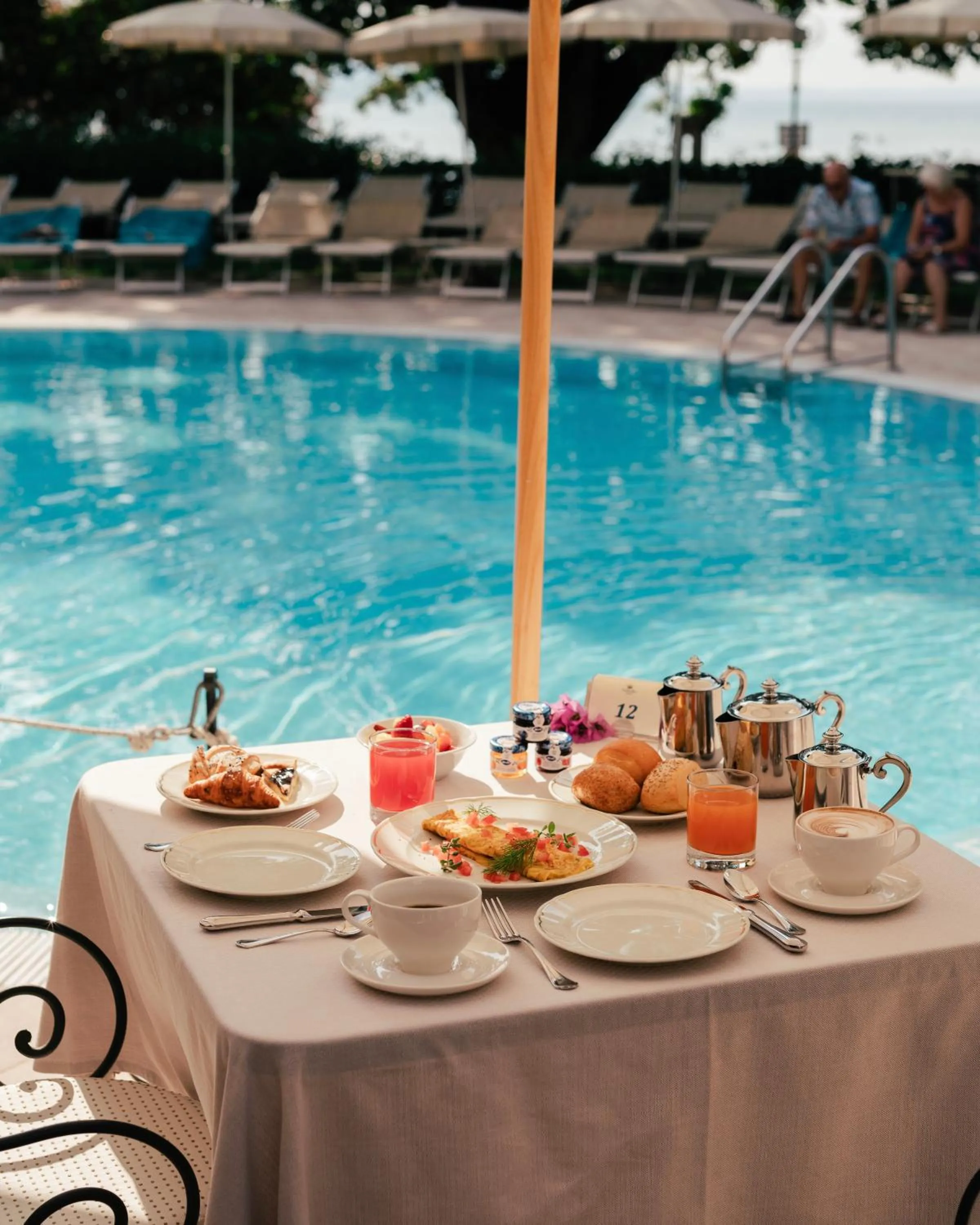 Breakfast in Hotel Savoy Palace