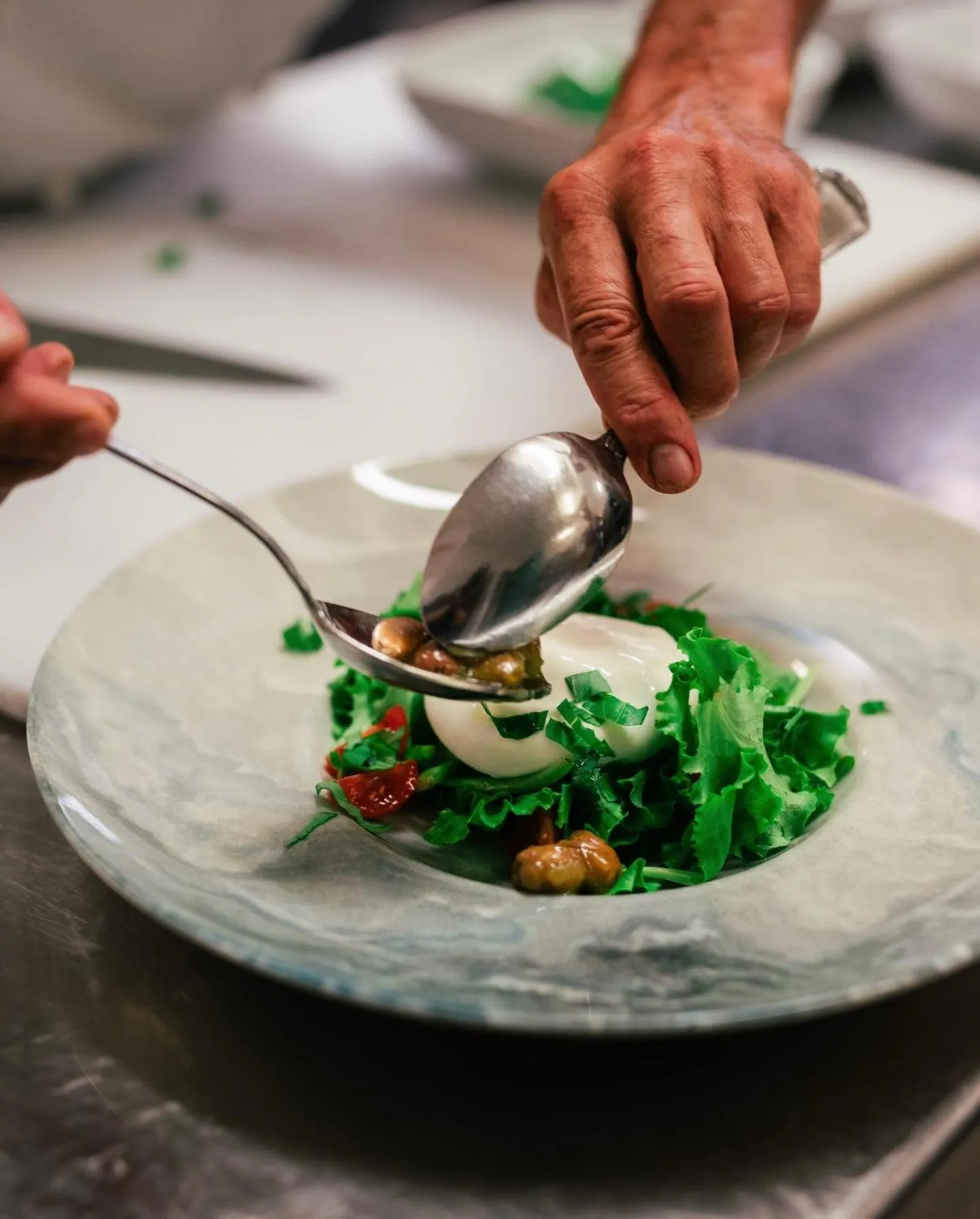 Restaurant/places to eat in Hotel Savoy Palace