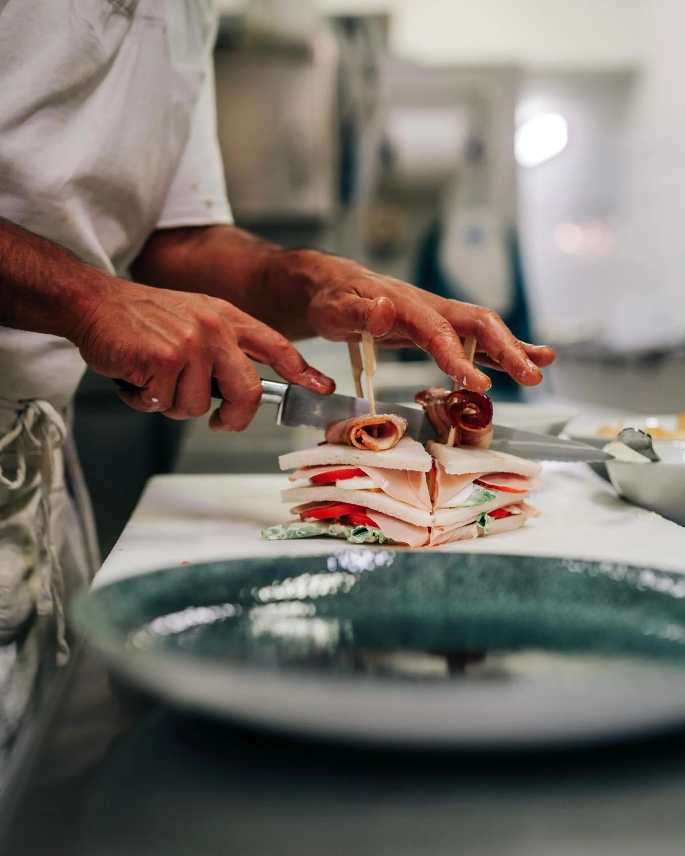 Restaurant/places to eat in Hotel Savoy Palace