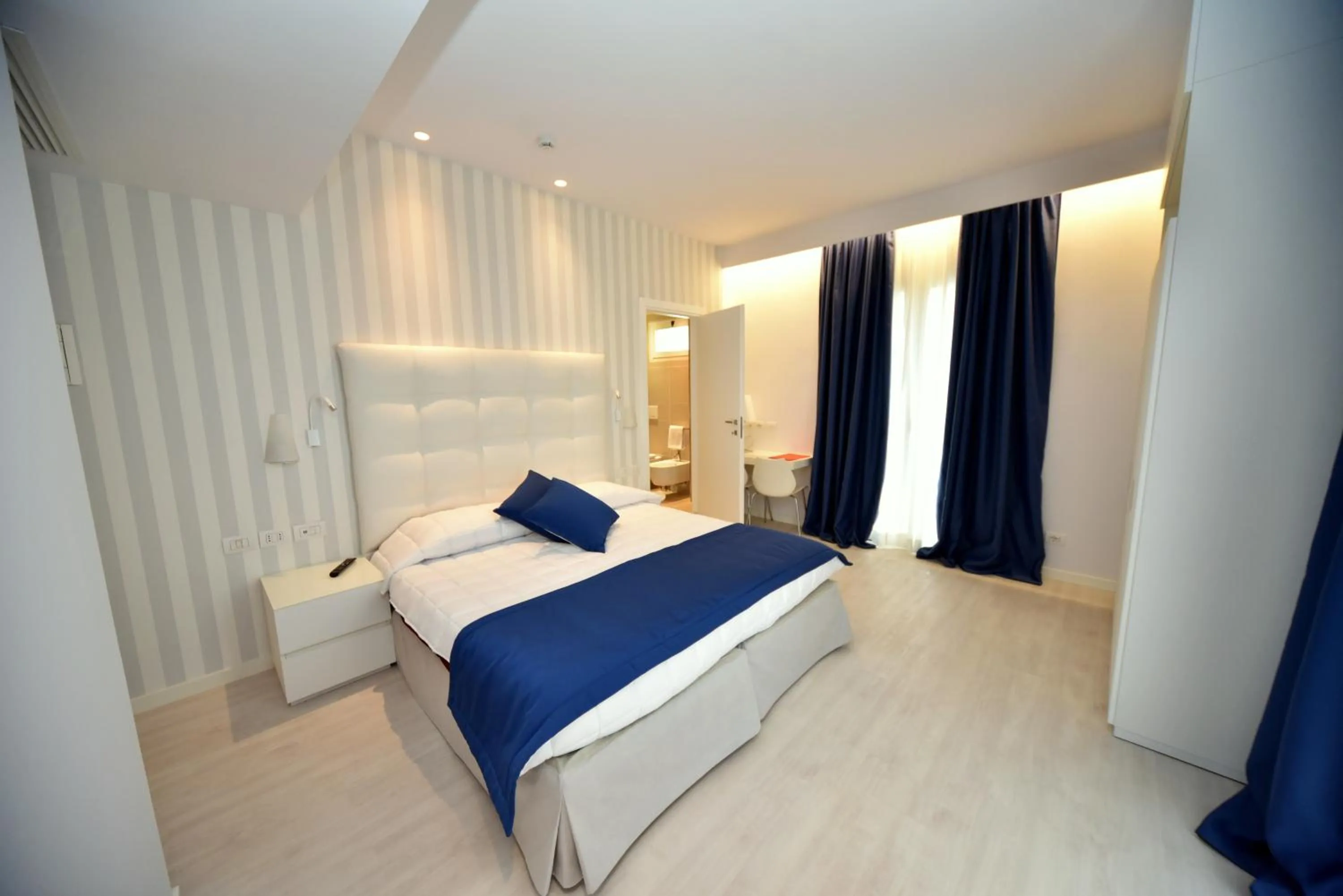 Balcony/Terrace, Bed in Hotel Fedora Riccione - FRONTE MARE