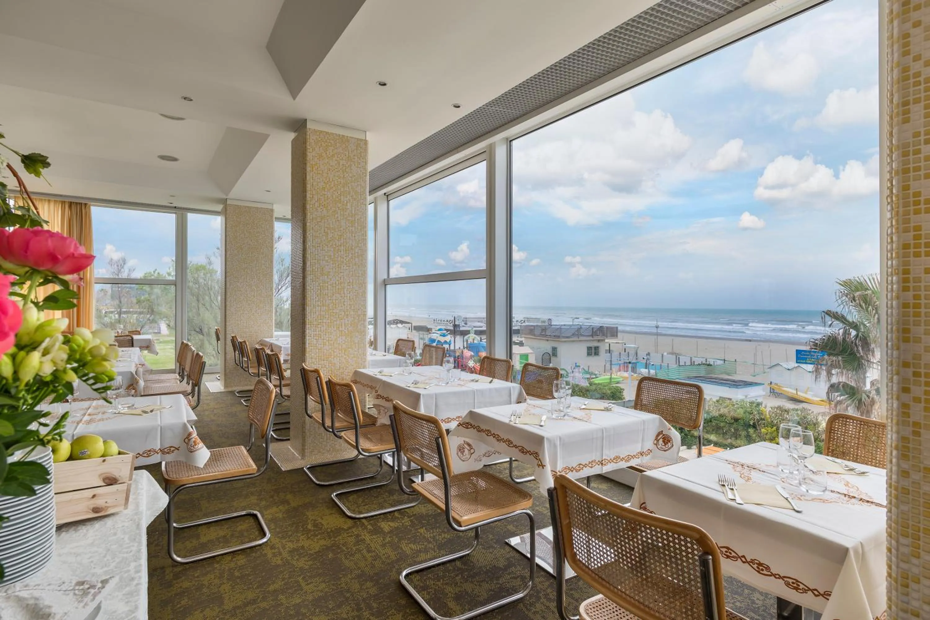 Restaurant/places to eat in Hotel Fedora Riccione - FRONTE MARE