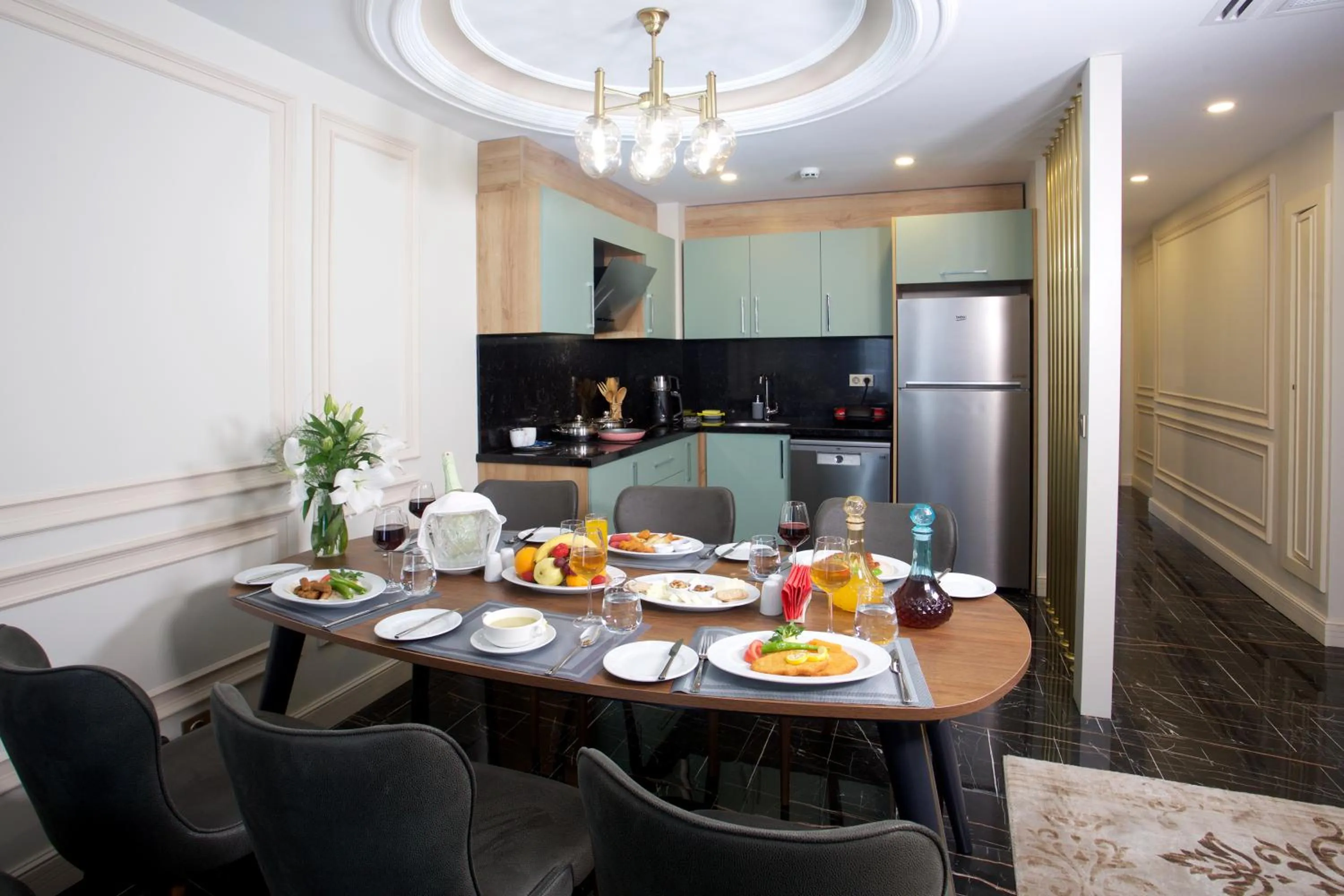 Kitchen or kitchenette in Princely Suites Nişantaşı