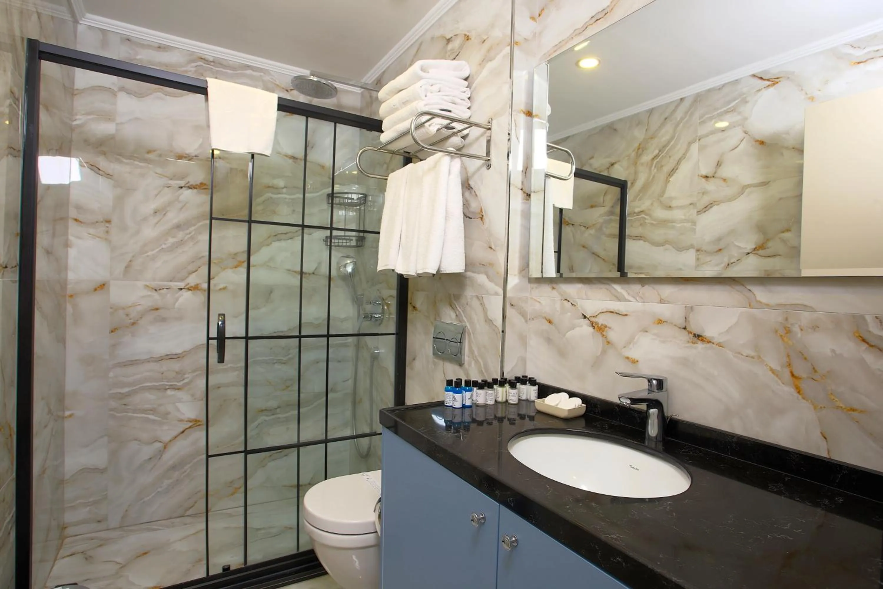 Shower in Princely Suites Nişantaşı