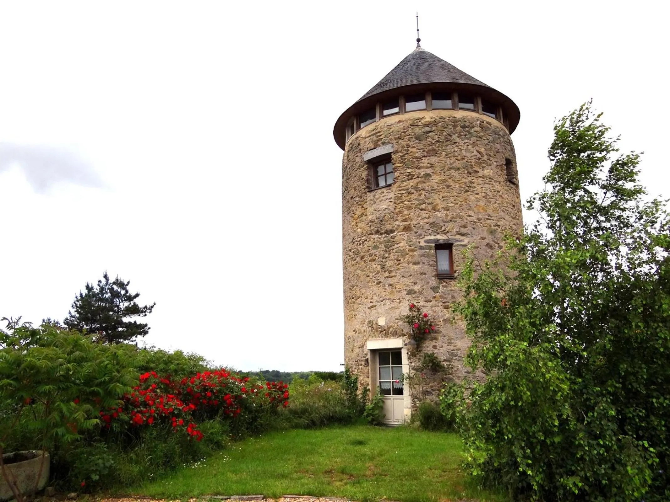 Facade/entrance in La Tour du Moulin Géant