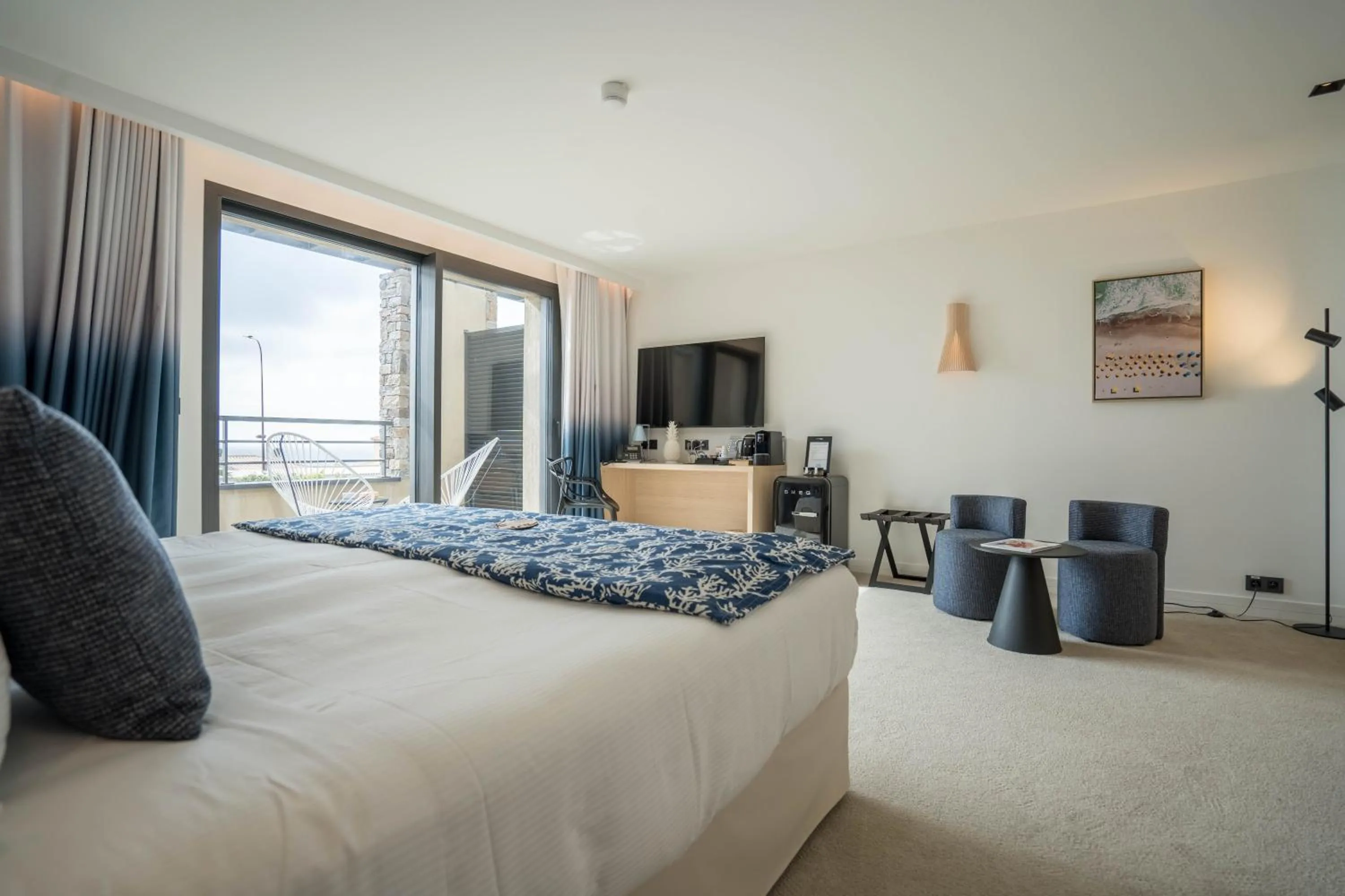 Photo of the whole room, Bed in EDEN HÔTEL