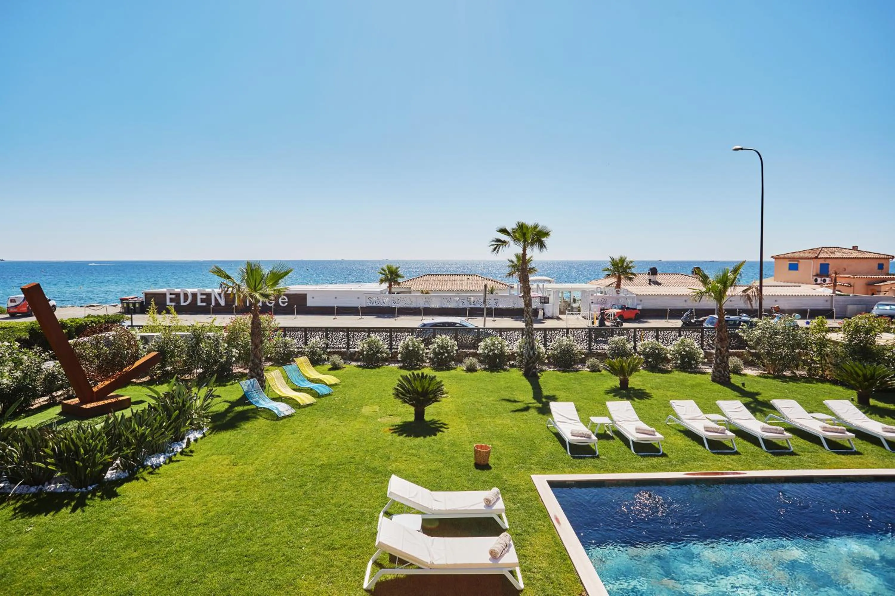 Garden in EDEN HÔTEL