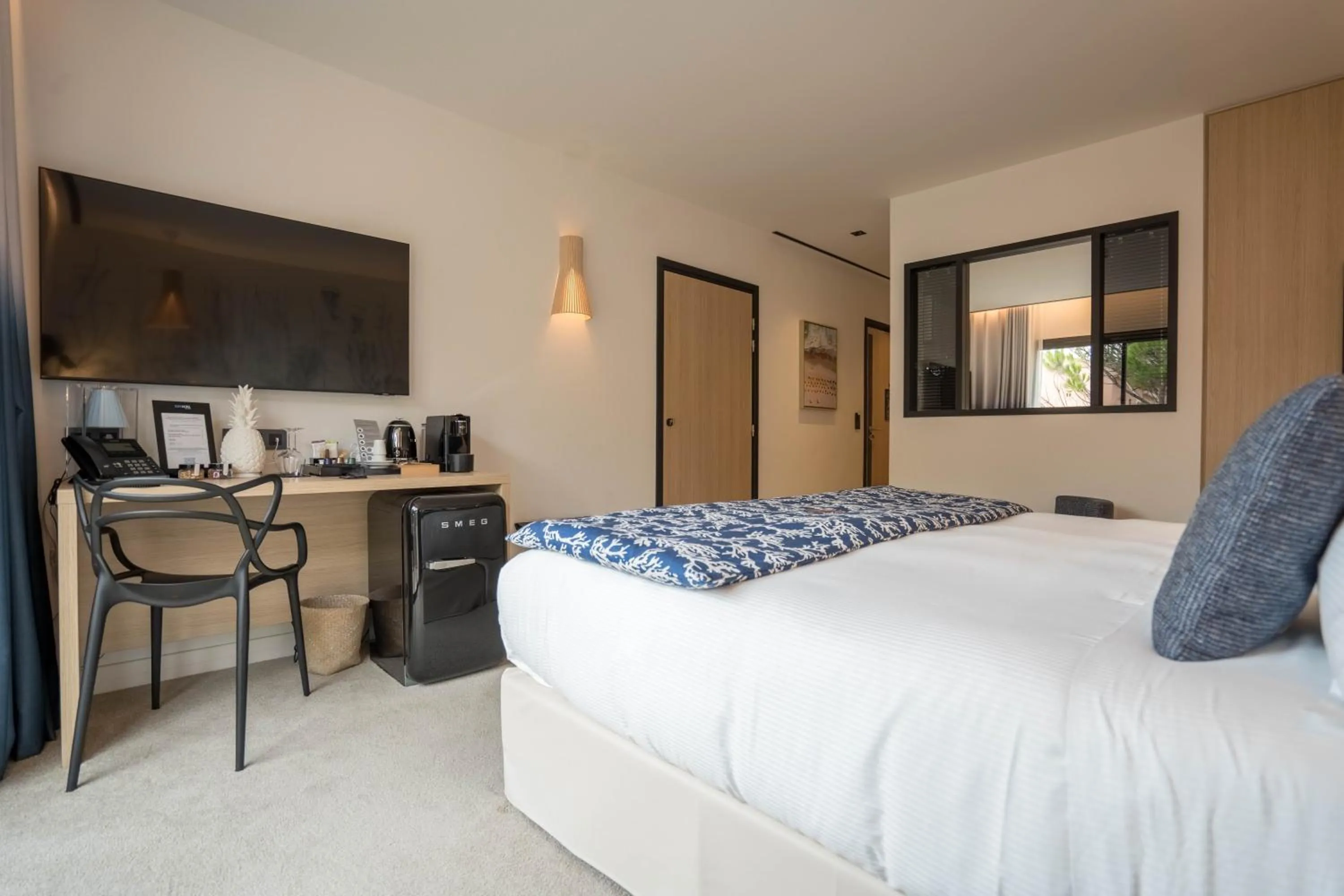 Photo of the whole room, Bed in EDEN HÔTEL