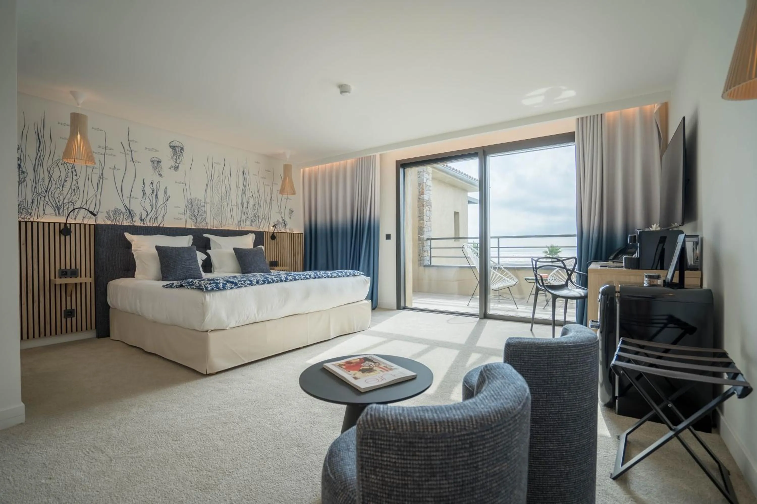 Photo of the whole room, Bed in EDEN HÔTEL