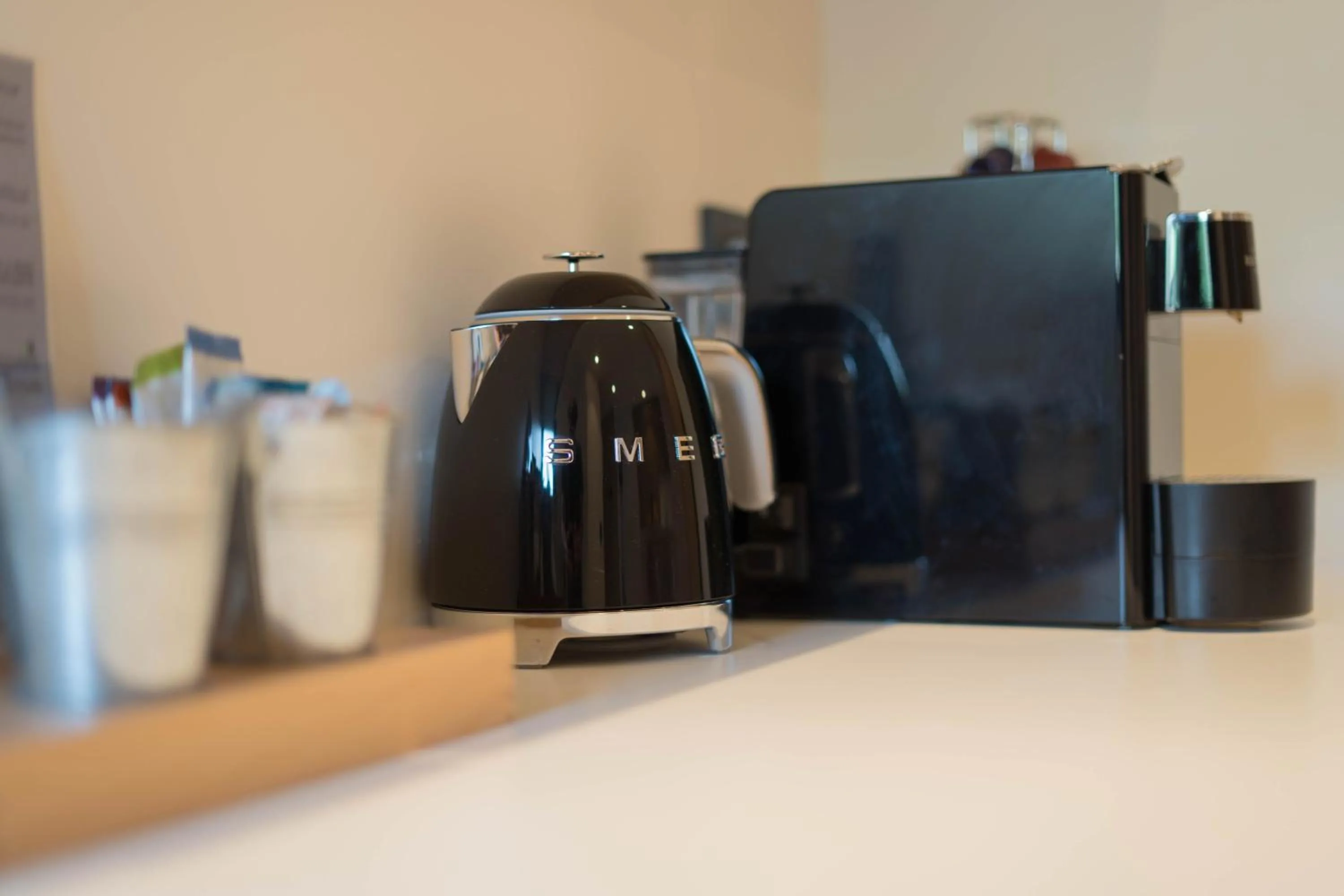 Coffee/tea facilities in EDEN HÔTEL